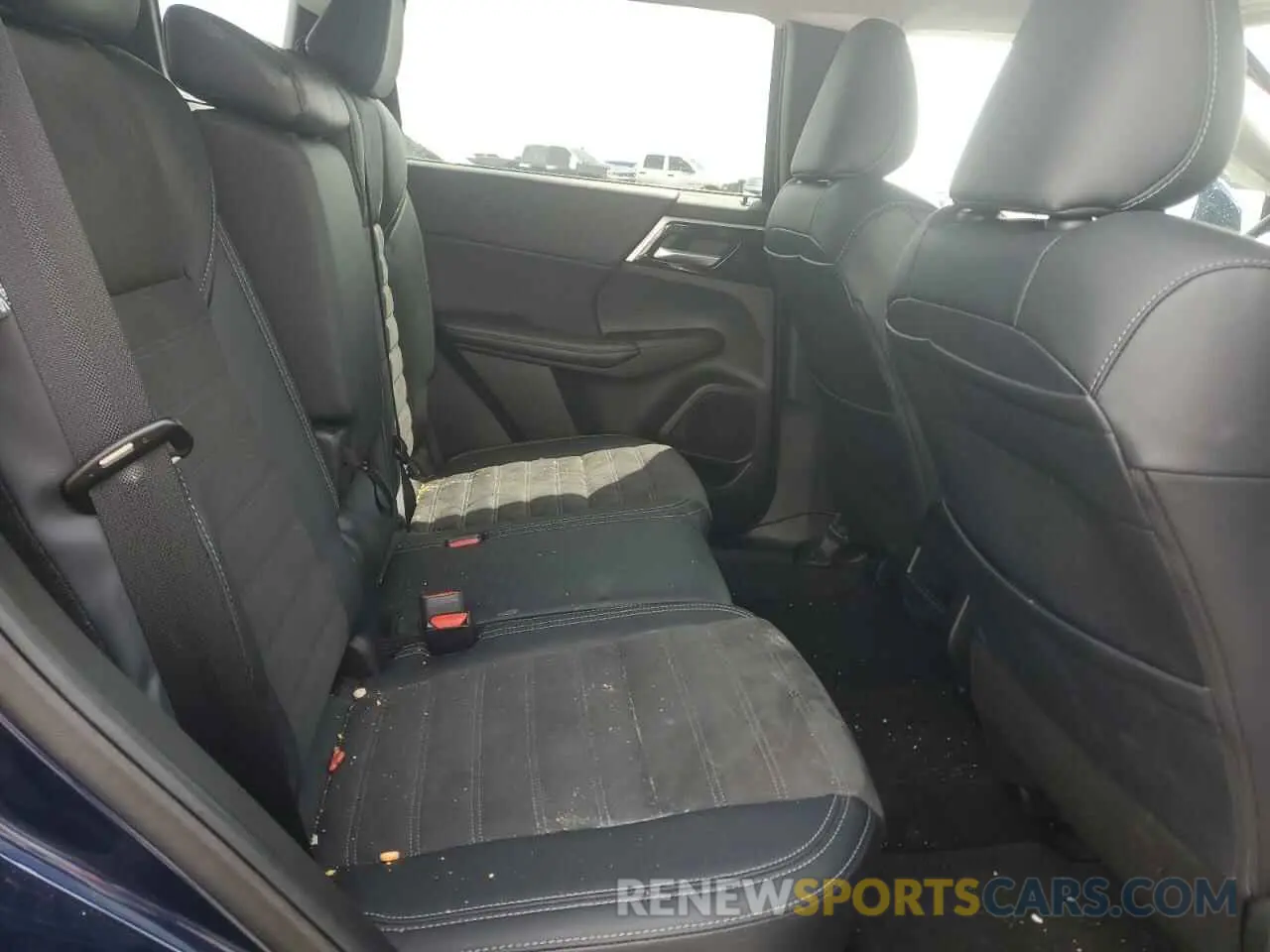 11 Photograph of a damaged car JA4J3VA86RZ017028 MITSUBISHI OUTLANDER 2024