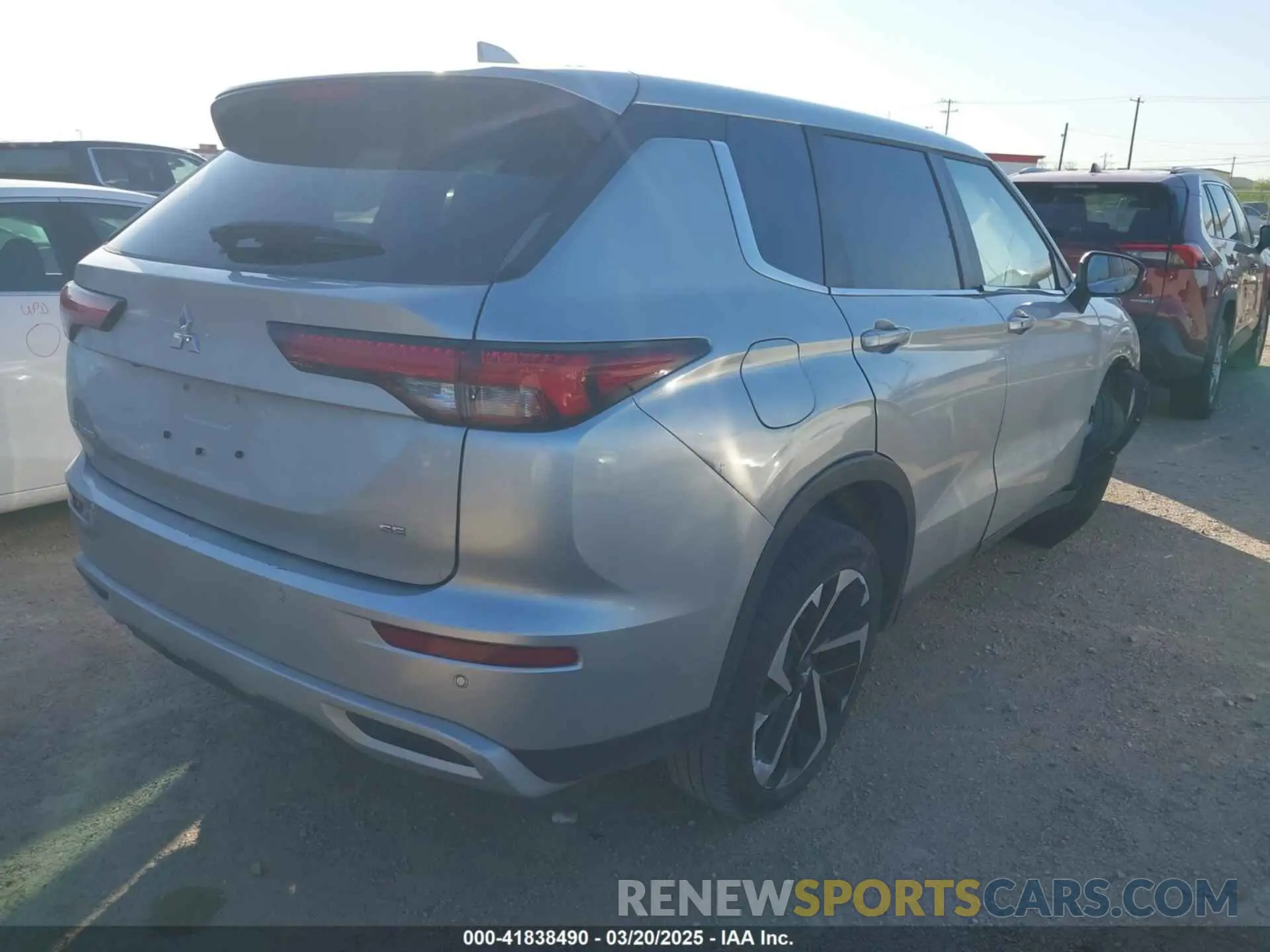 4 Photograph of a damaged car JA4J3VA86RZ082350 MITSUBISHI OUTLANDER 2024