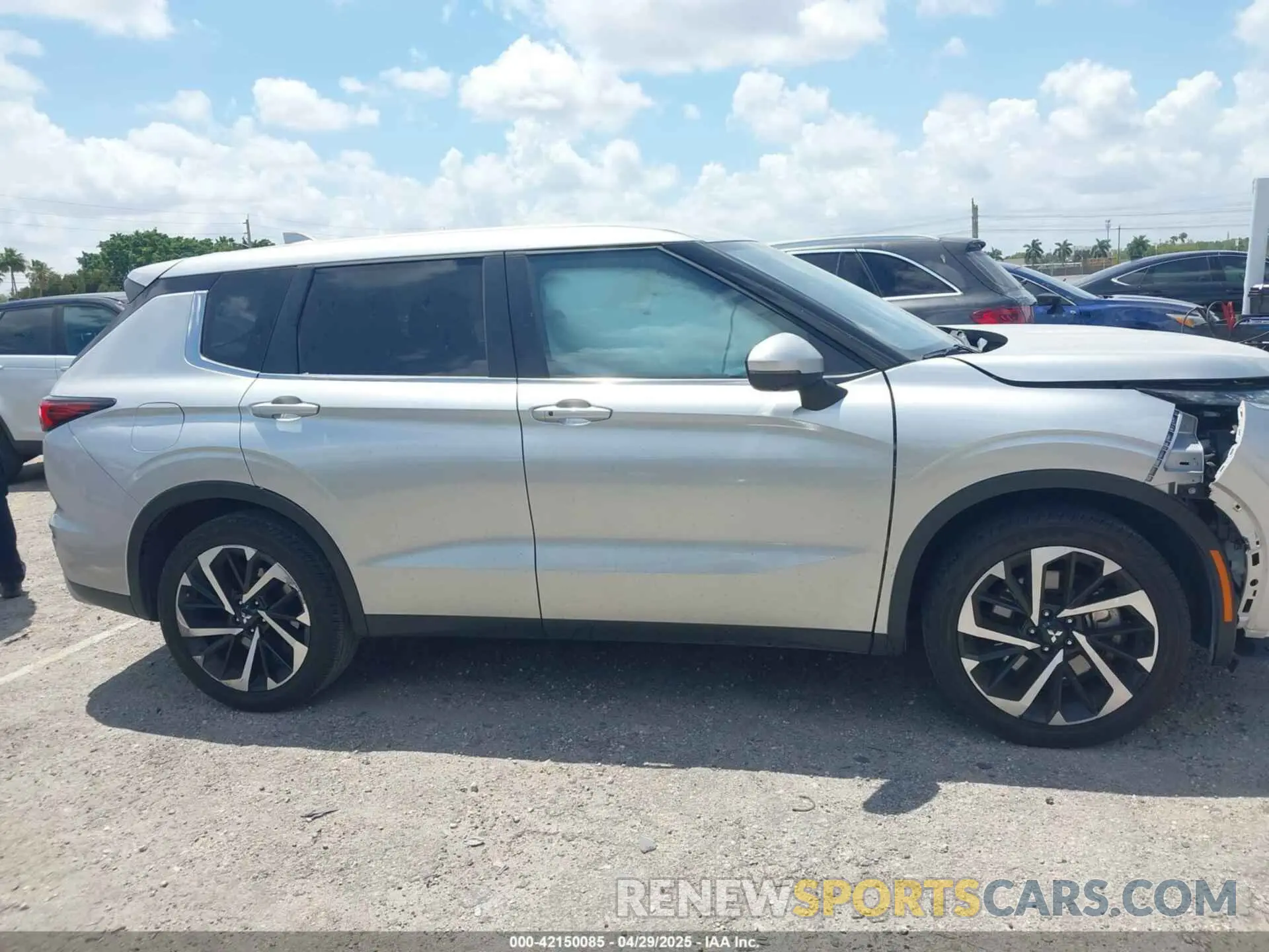14 Photograph of a damaged car JA4J3VA87RZ012811 MITSUBISHI OUTLANDER 2024