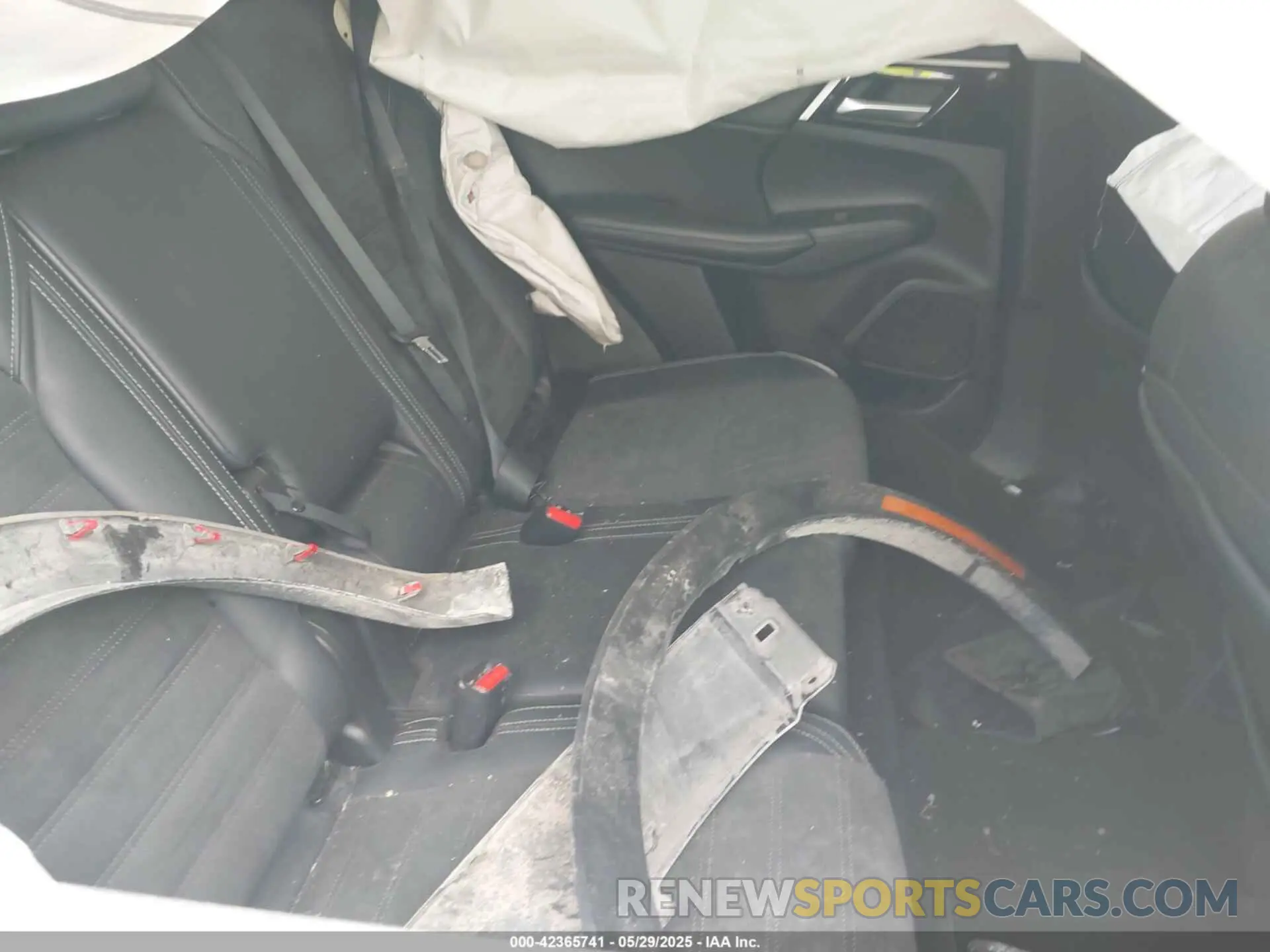 8 Photograph of a damaged car JA4J3VA88RZ009111 MITSUBISHI OUTLANDER 2024