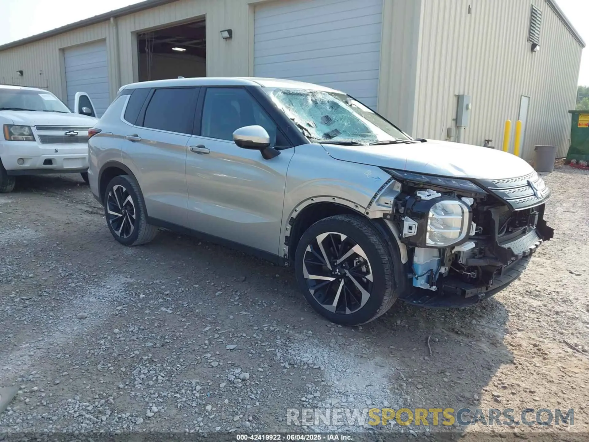 1 Photograph of a damaged car JA4J3VA89RZ067874 MITSUBISHI OUTLANDER 2024