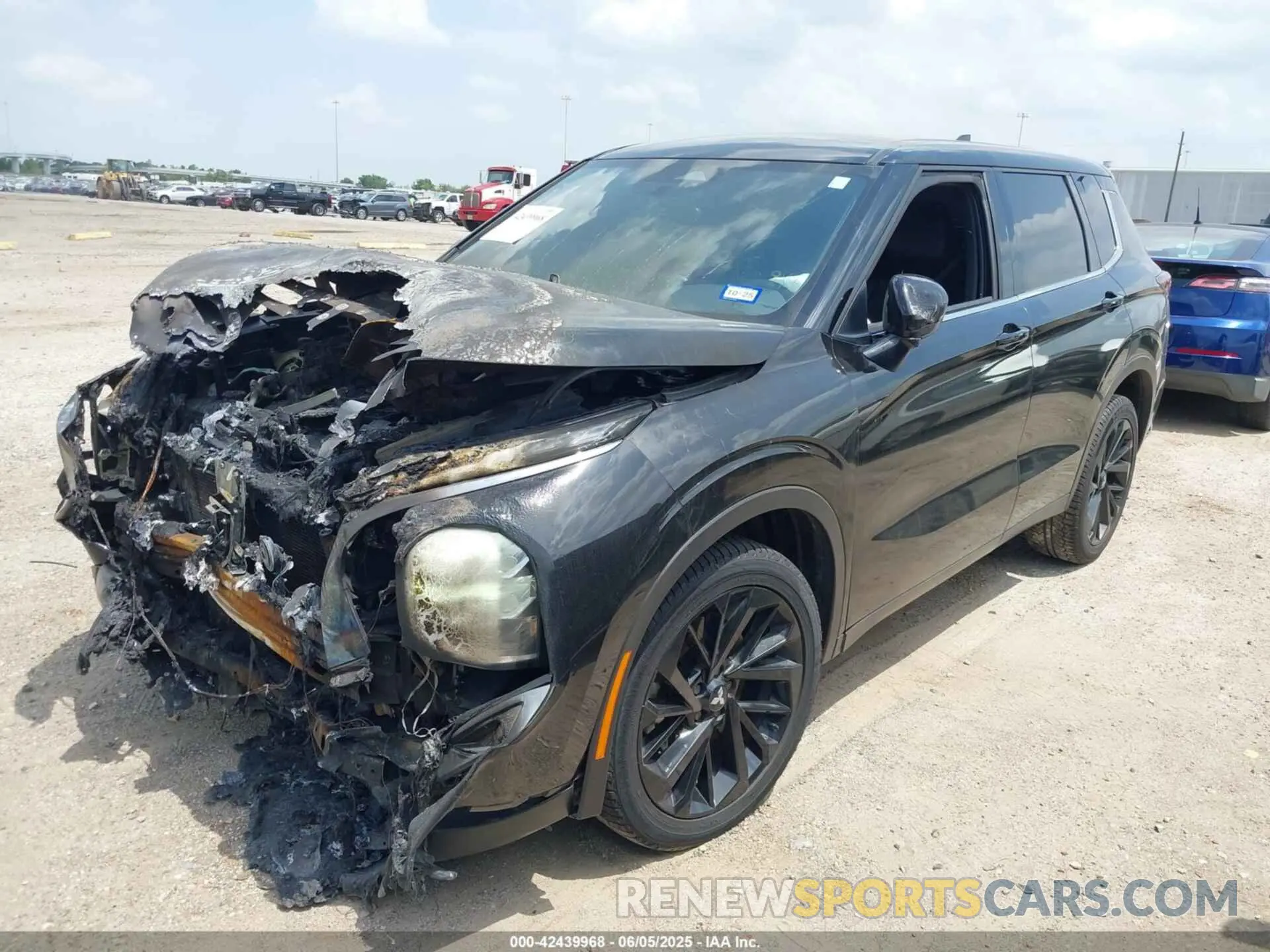 2 Photograph of a damaged car JA4J3VA8XRZ004752 MITSUBISHI OUTLANDER 2024