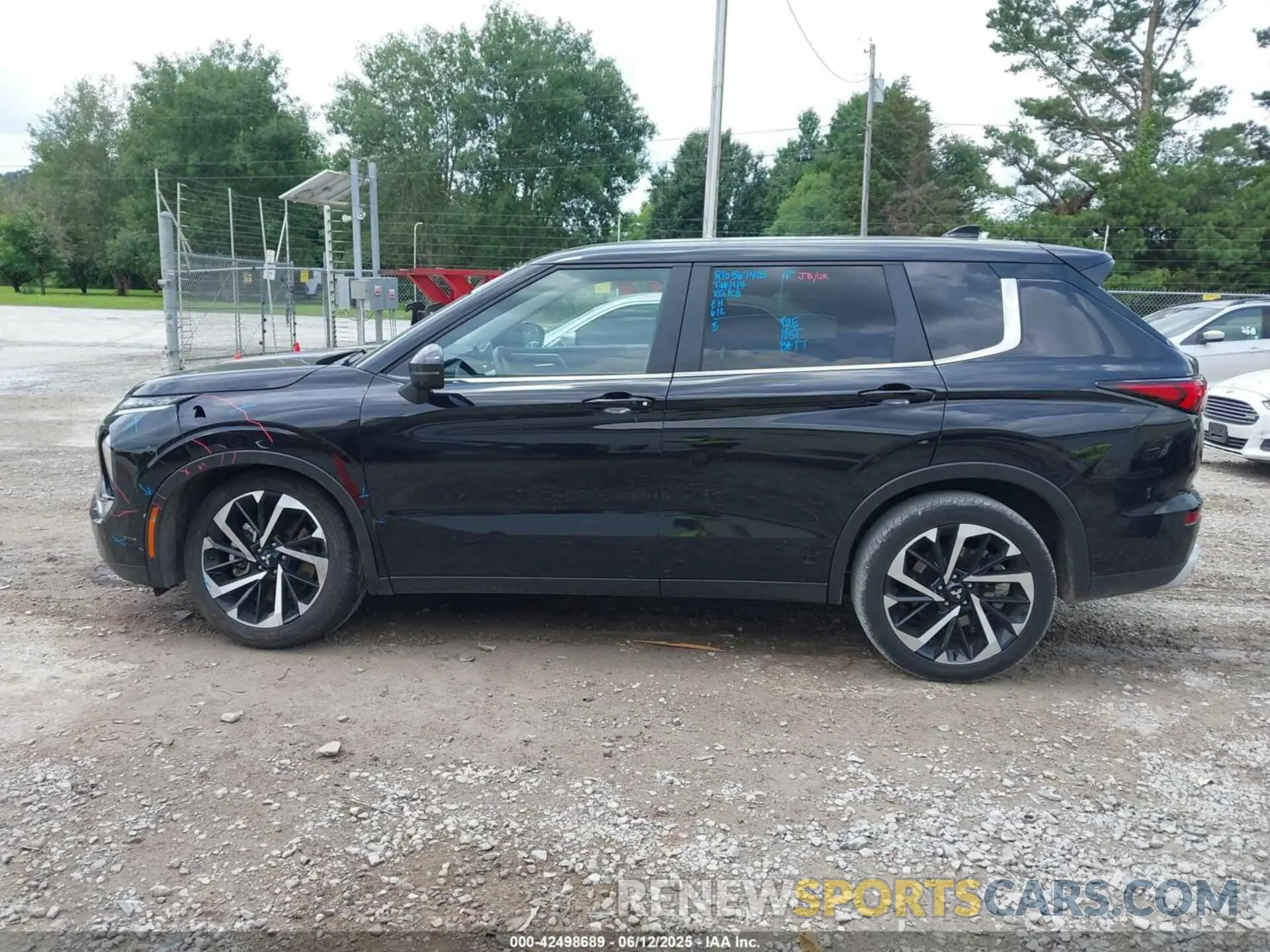 14 Photograph of a damaged car JA4J3VA8XRZ060058 MITSUBISHI OUTLANDER 2024