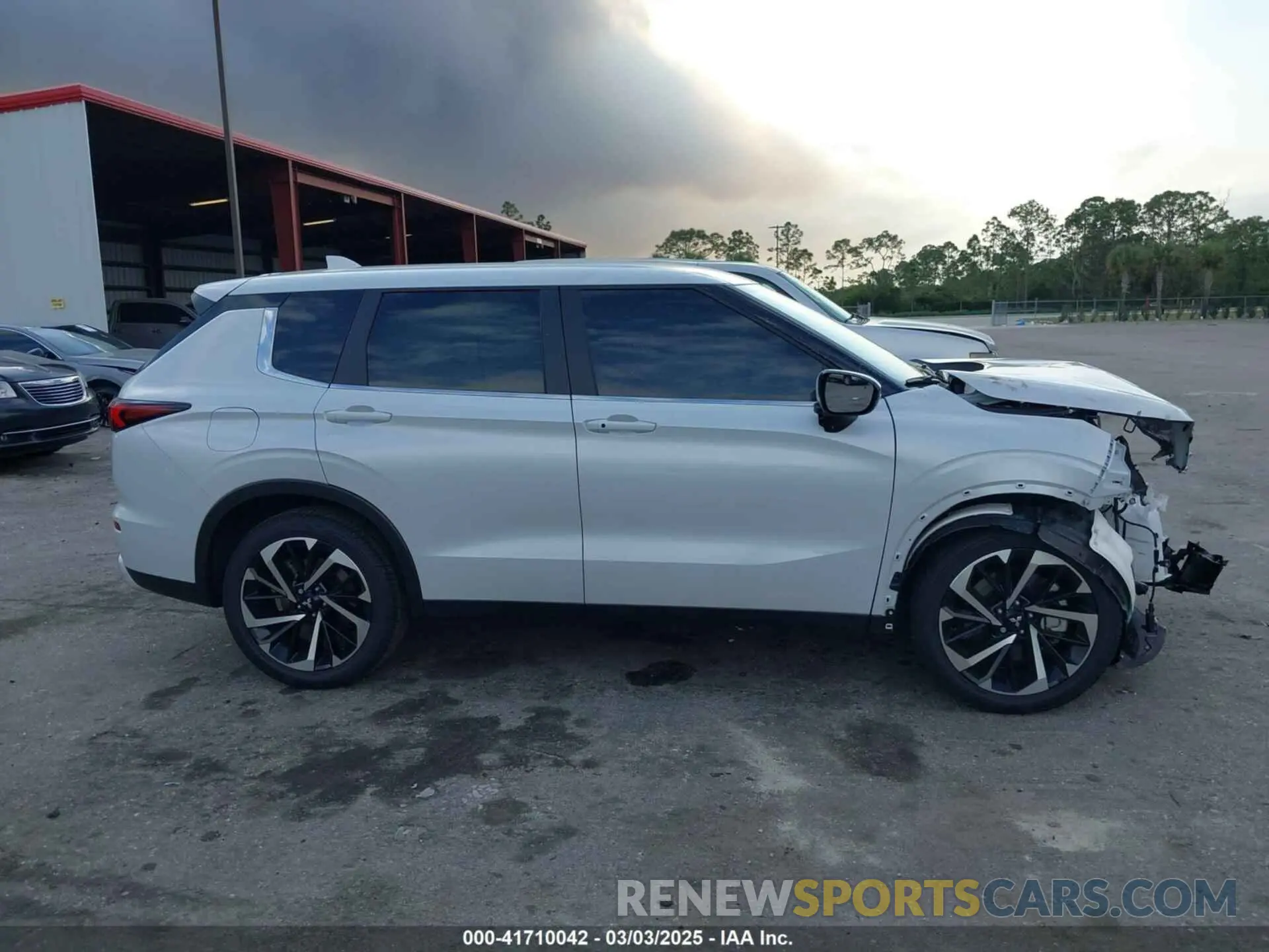 14 Photograph of a damaged car JA4J3VA8XRZ076597 MITSUBISHI OUTLANDER 2024