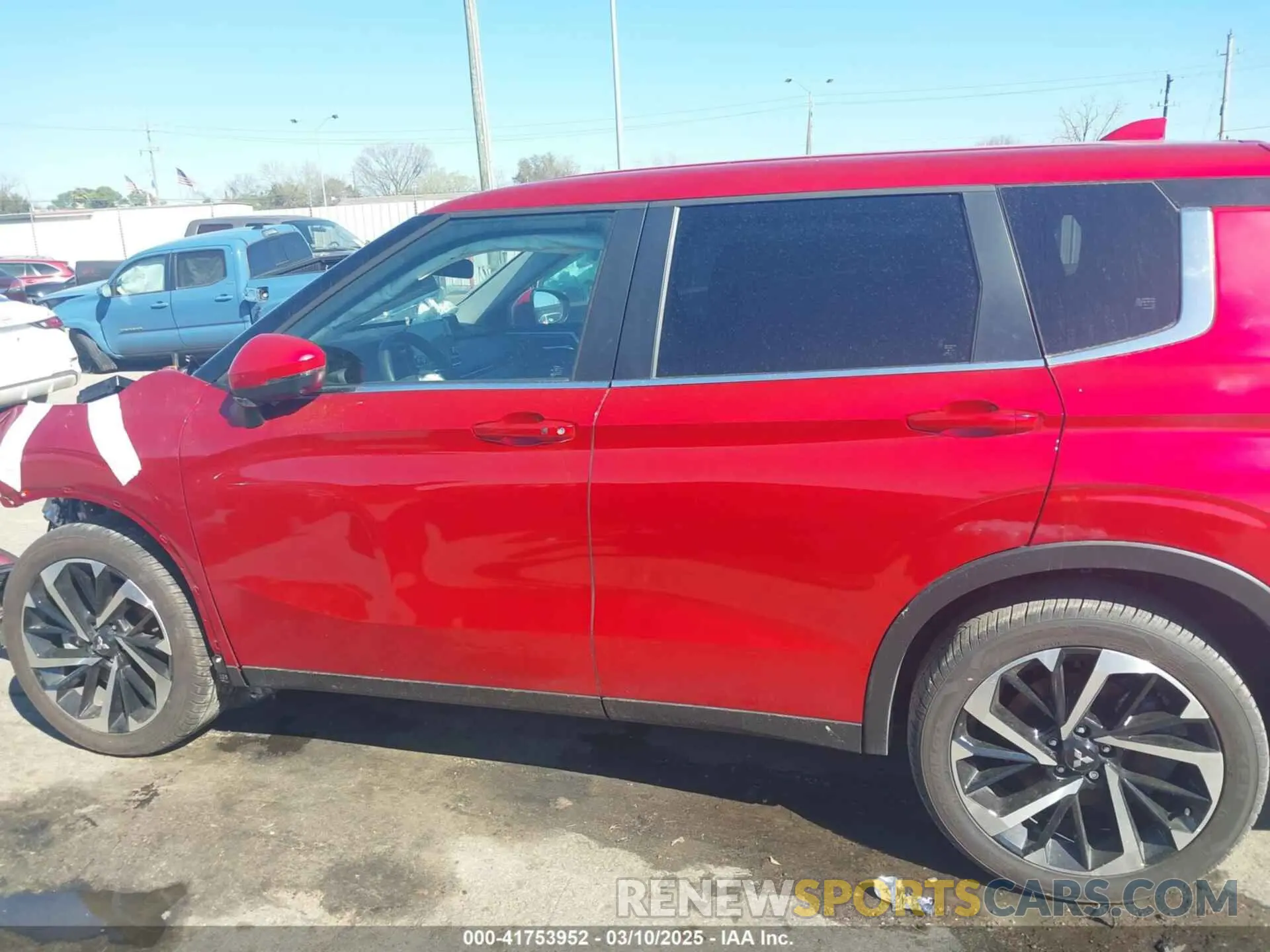14 Photograph of a damaged car JA4J3VA8XRZ081086 MITSUBISHI OUTLANDER 2024