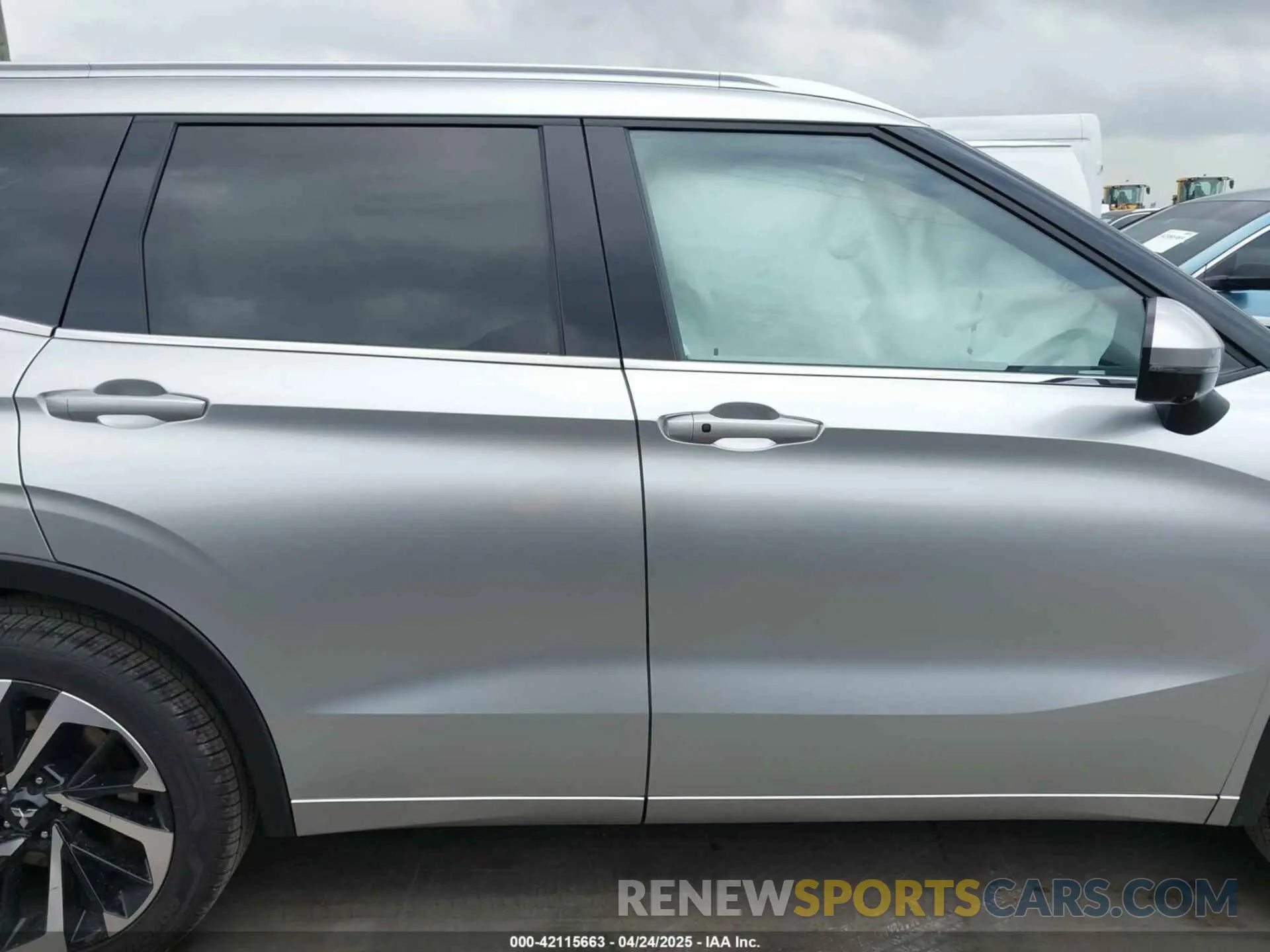 14 Photograph of a damaged car JA4J3WA81RZ084206 MITSUBISHI OUTLANDER 2024