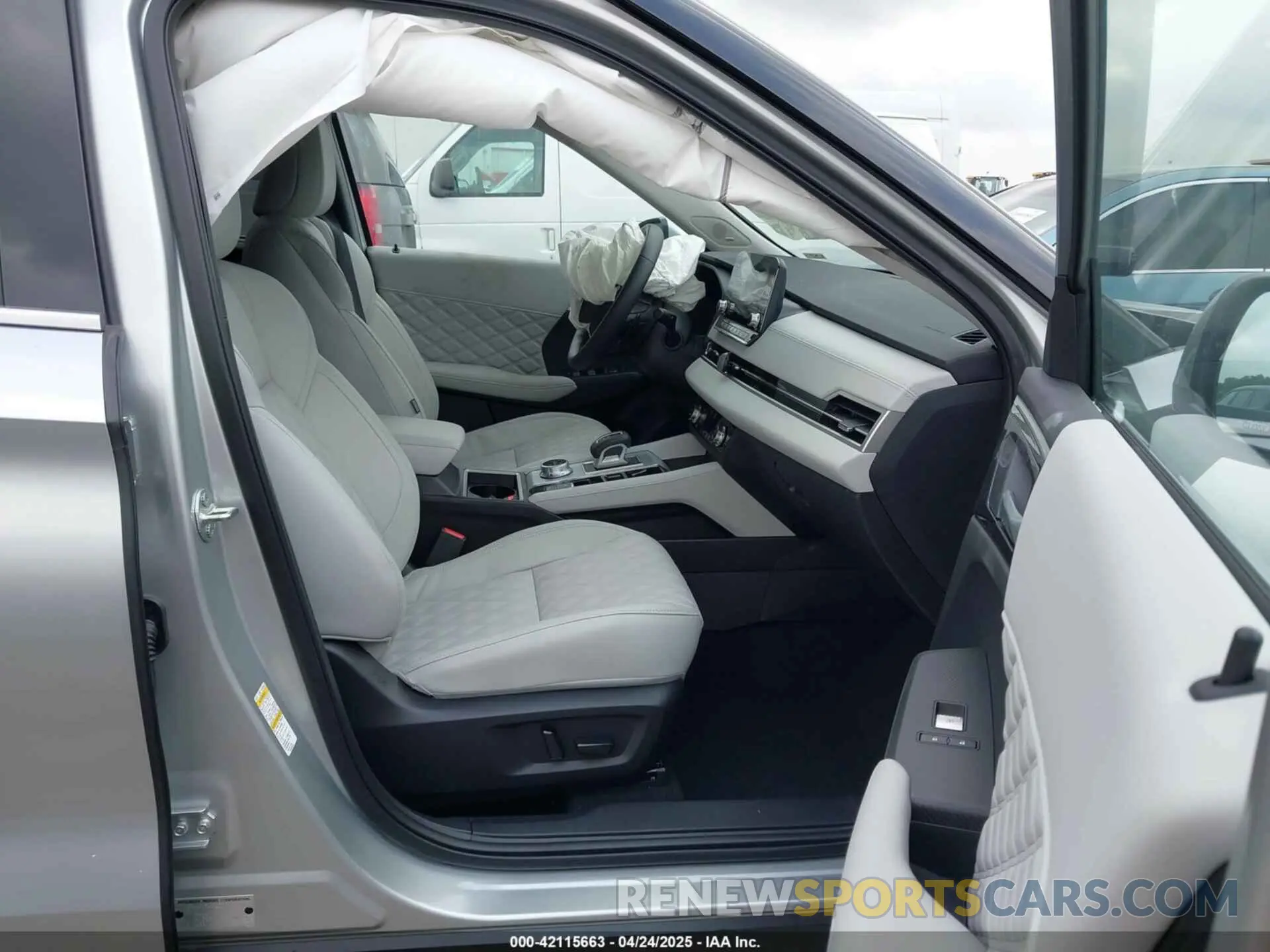 5 Photograph of a damaged car JA4J3WA81RZ084206 MITSUBISHI OUTLANDER 2024