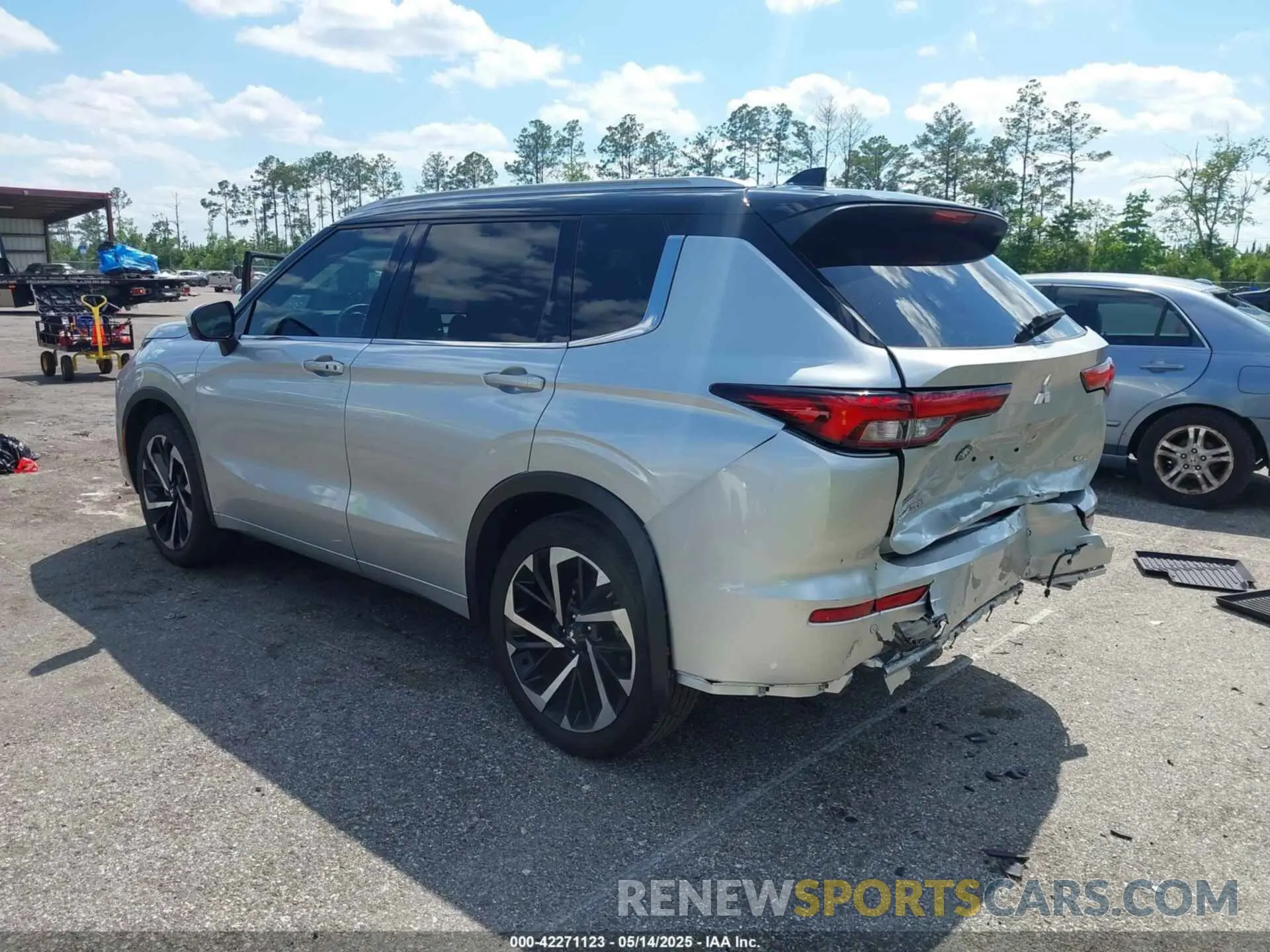 3 Photograph of a damaged car JA4J3WA84RZ002792 MITSUBISHI OUTLANDER 2024