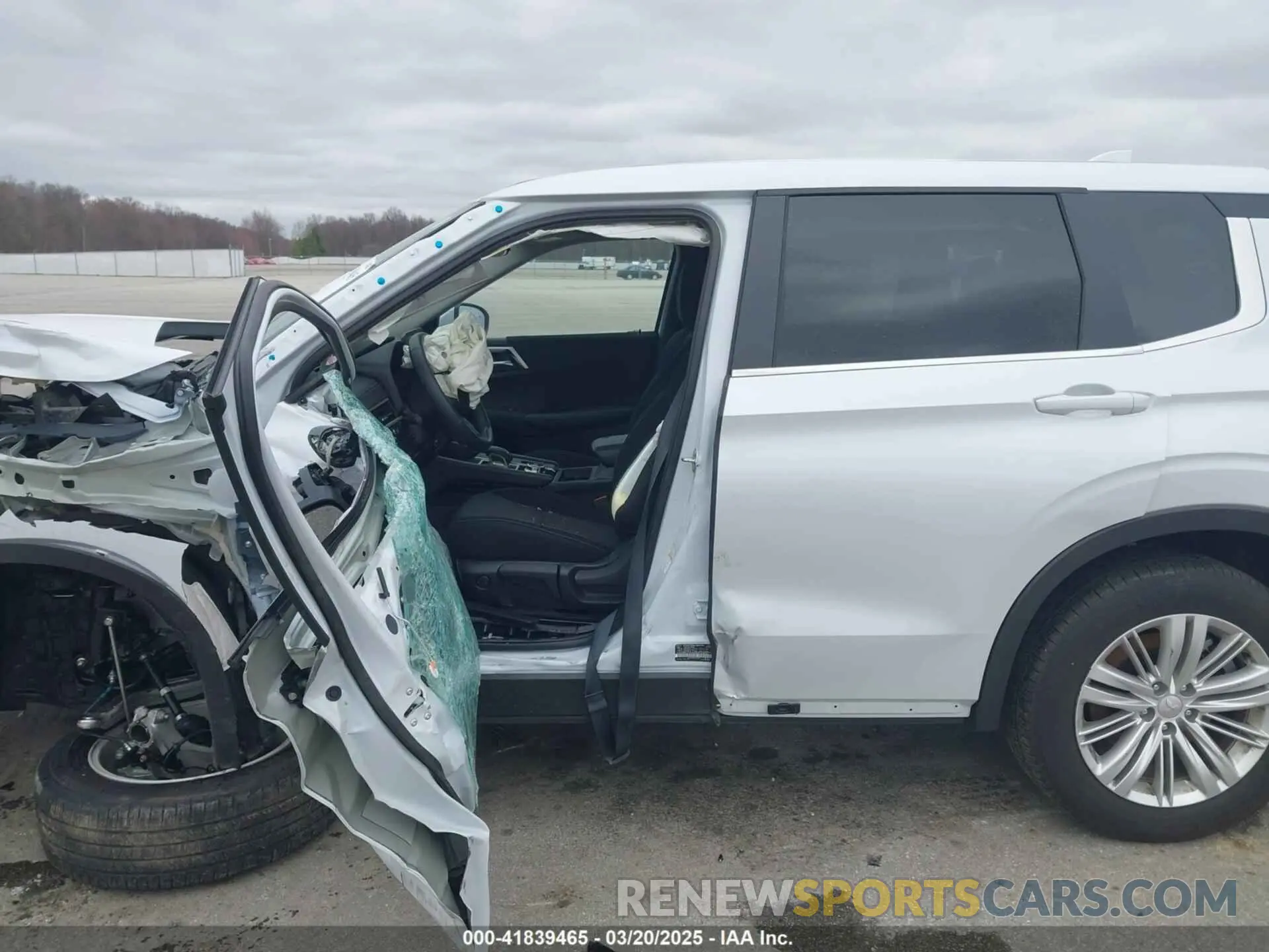 14 Photograph of a damaged car JA4J4UA80RZ003200 MITSUBISHI OUTLANDER 2024
