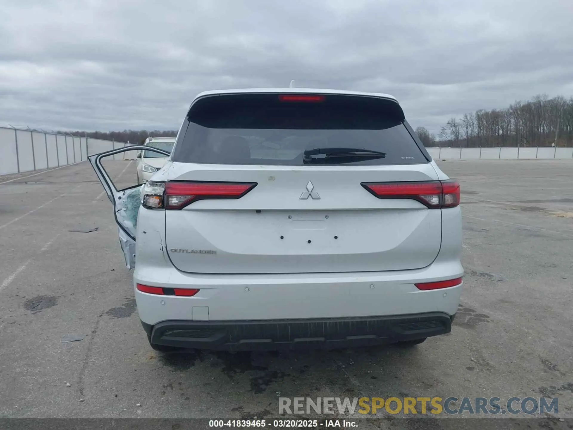 16 Photograph of a damaged car JA4J4UA80RZ003200 MITSUBISHI OUTLANDER 2024