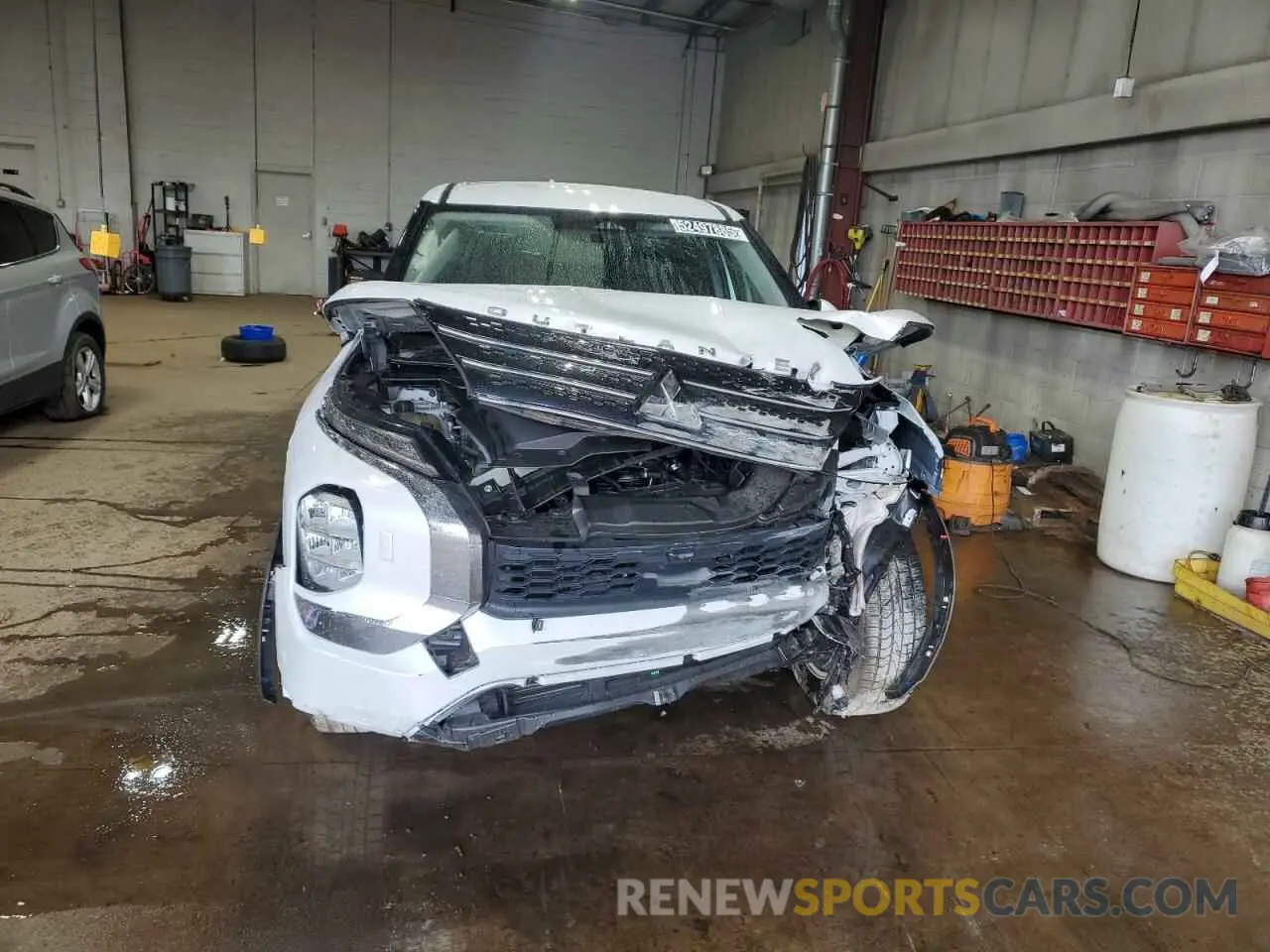 5 Photograph of a damaged car JA4J4UA87RZ018289 MITSUBISHI OUTLANDER 2024