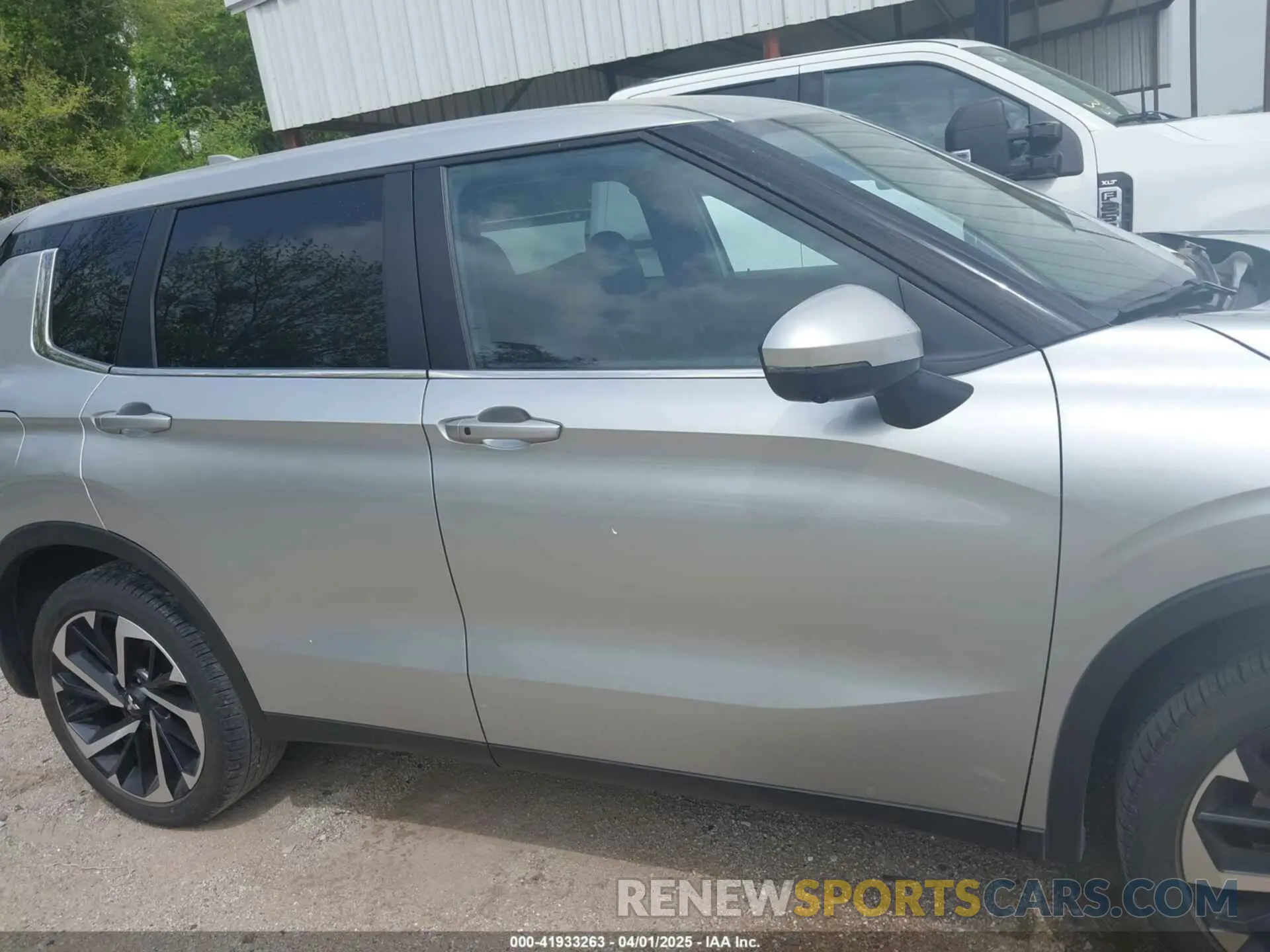 13 Photograph of a damaged car JA4J4VA80RZ043654 MITSUBISHI OUTLANDER 2024