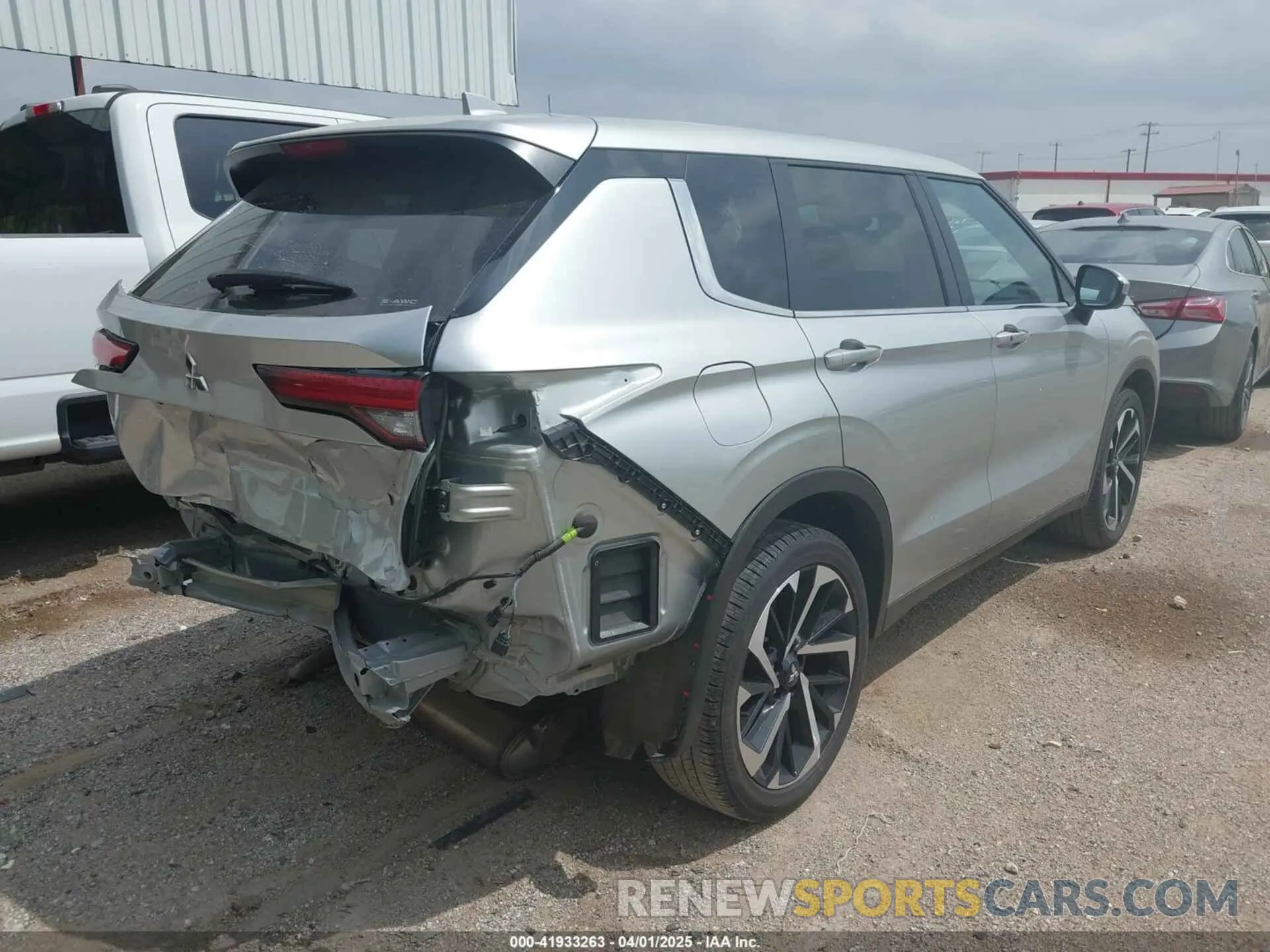 4 Photograph of a damaged car JA4J4VA80RZ043654 MITSUBISHI OUTLANDER 2024