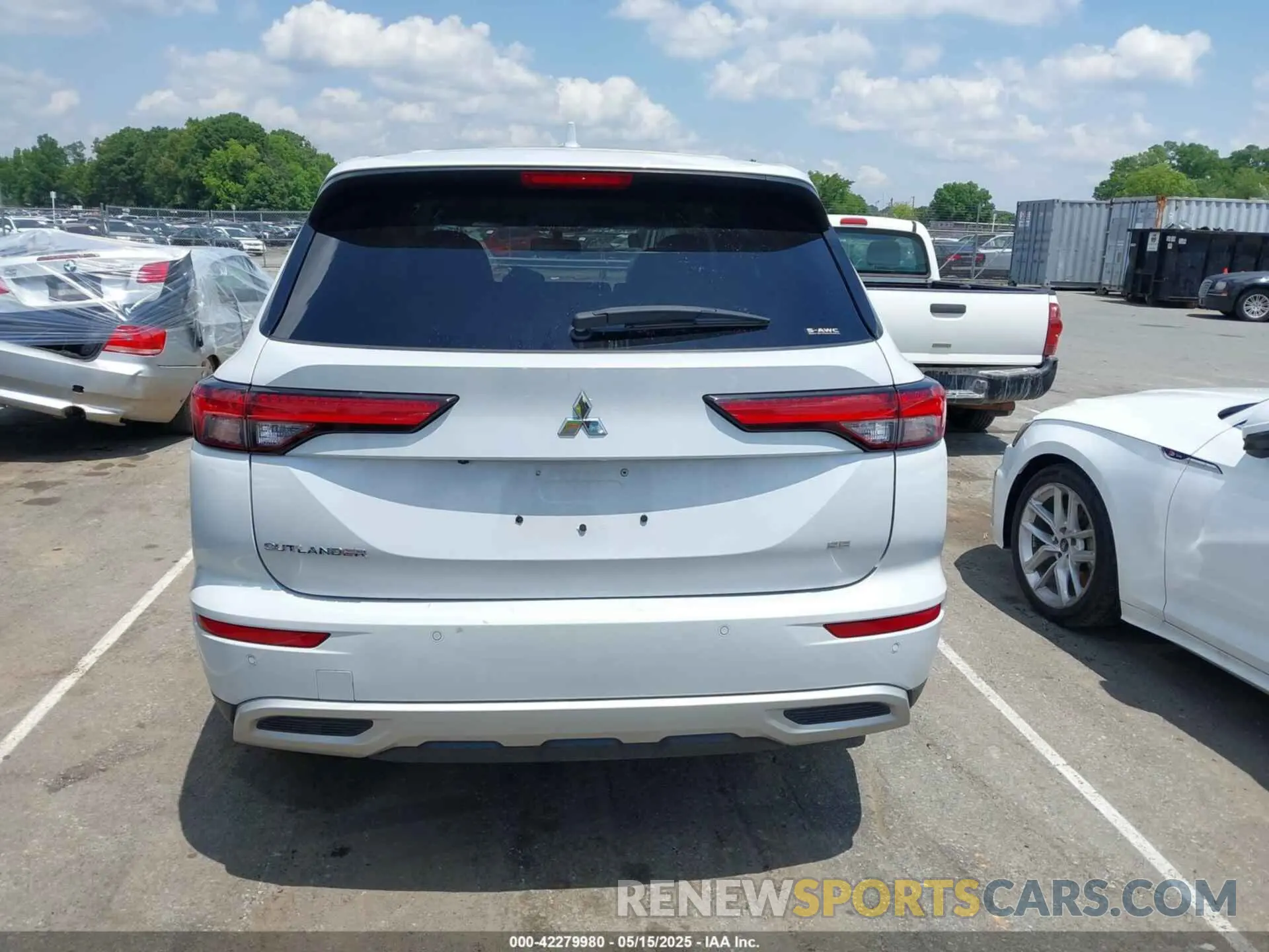 16 Photograph of a damaged car JA4J4VA81RZ010209 MITSUBISHI OUTLANDER 2024