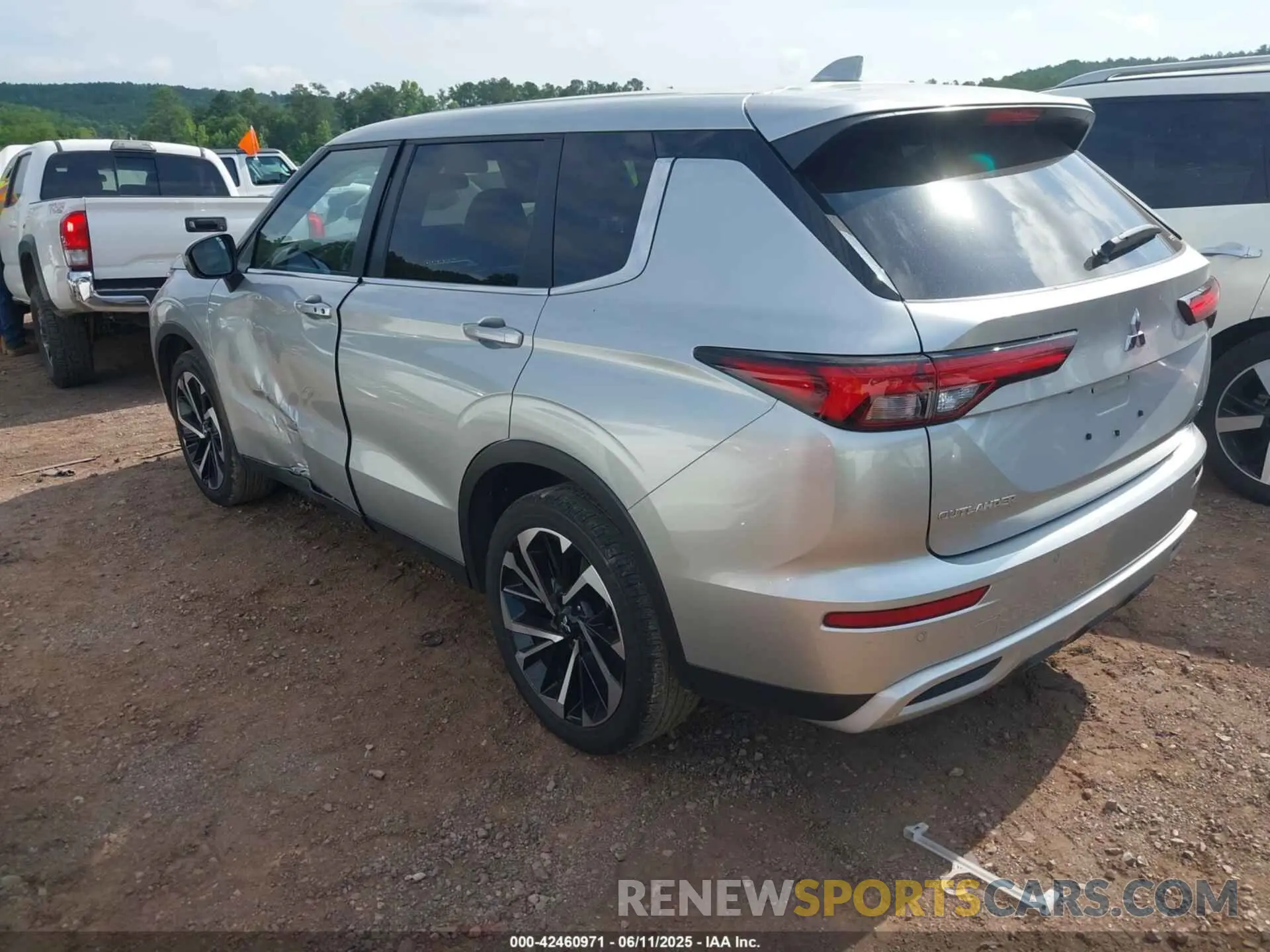 3 Photograph of a damaged car JA4J4VA81RZ037698 MITSUBISHI OUTLANDER 2024