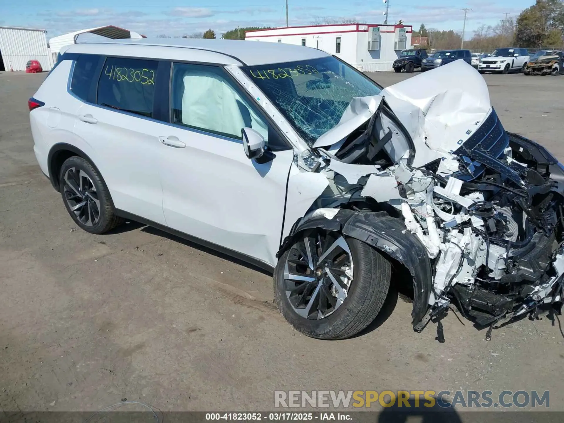 1 Photograph of a damaged car JA4J4VA81RZ075173 MITSUBISHI OUTLANDER 2024
