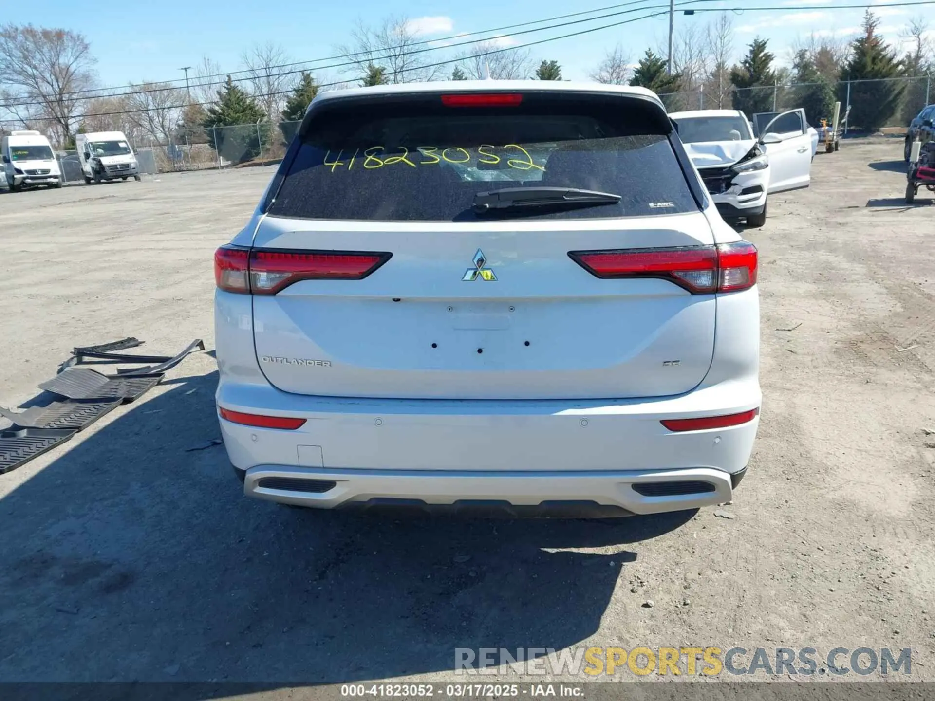 17 Photograph of a damaged car JA4J4VA81RZ075173 MITSUBISHI OUTLANDER 2024