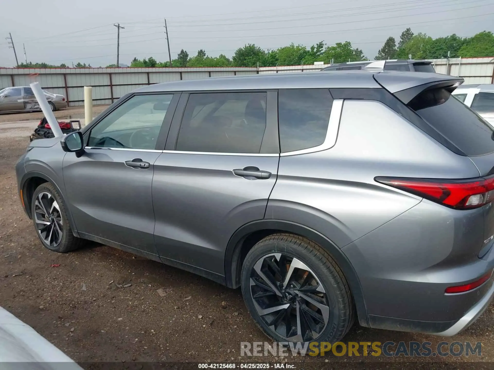 14 Photograph of a damaged car JA4J4VA82RZ027004 MITSUBISHI OUTLANDER 2024
