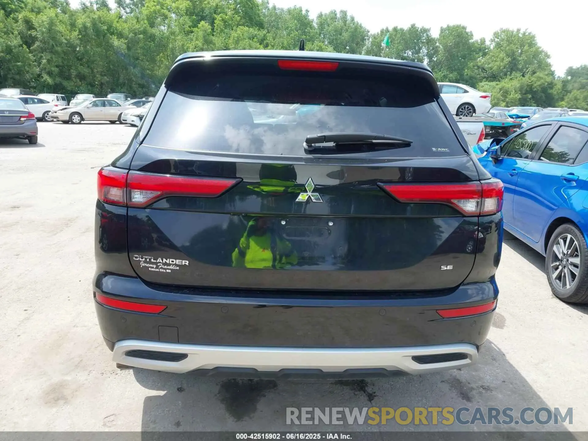 17 Photograph of a damaged car JA4J4VA83RZ014181 MITSUBISHI OUTLANDER 2024
