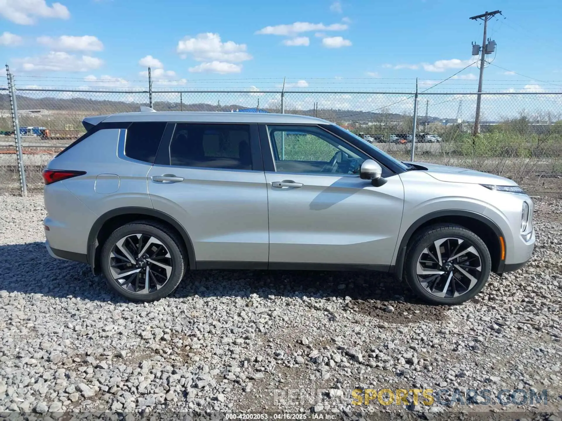13 Photograph of a damaged car JA4J4VA84RZ004419 MITSUBISHI OUTLANDER 2024