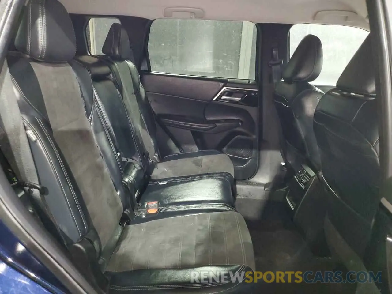 11 Photograph of a damaged car JA4J4VA84RZ039557 MITSUBISHI OUTLANDER 2024