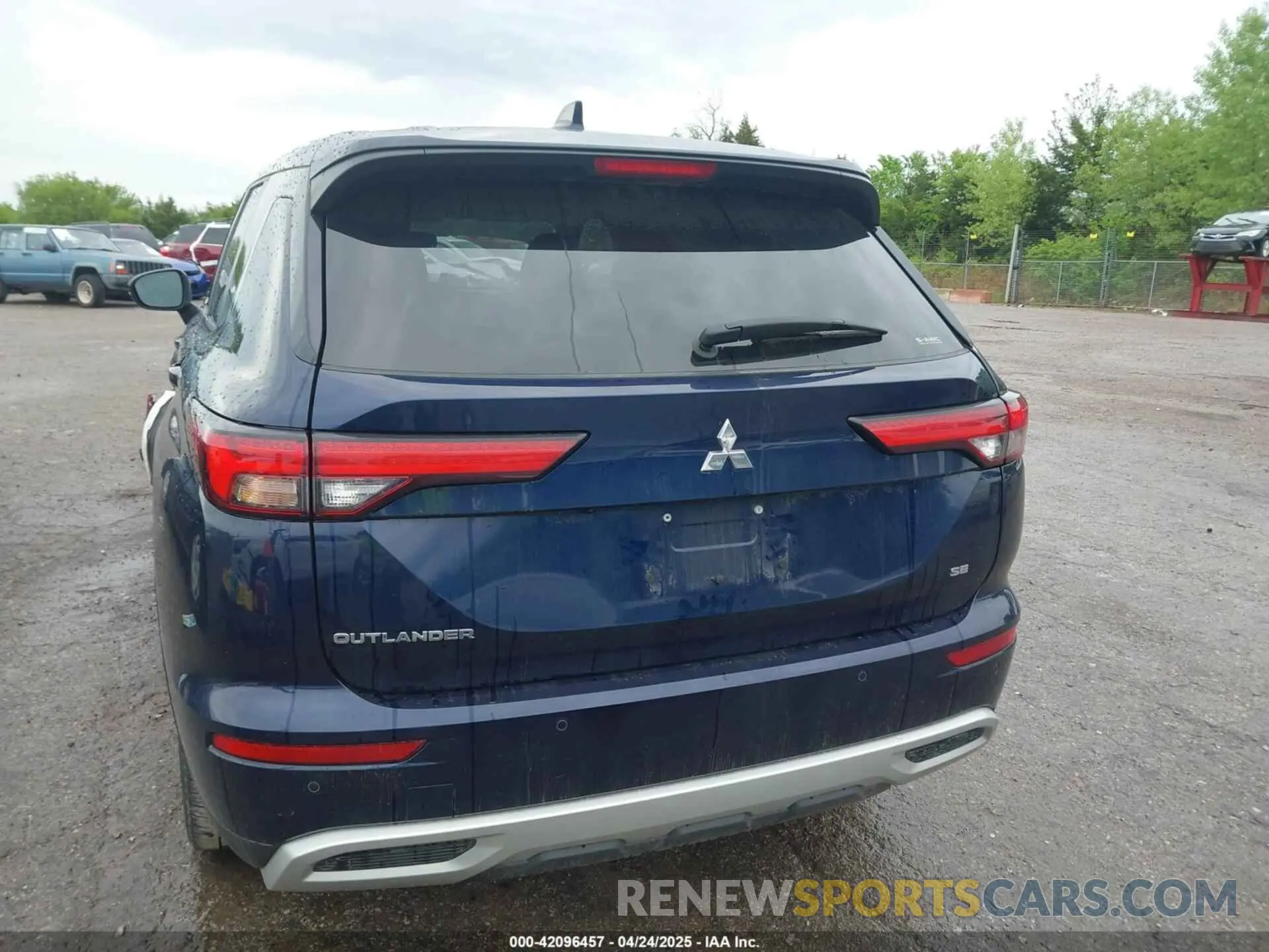 17 Photograph of a damaged car JA4J4VA84RZ044404 MITSUBISHI OUTLANDER 2024