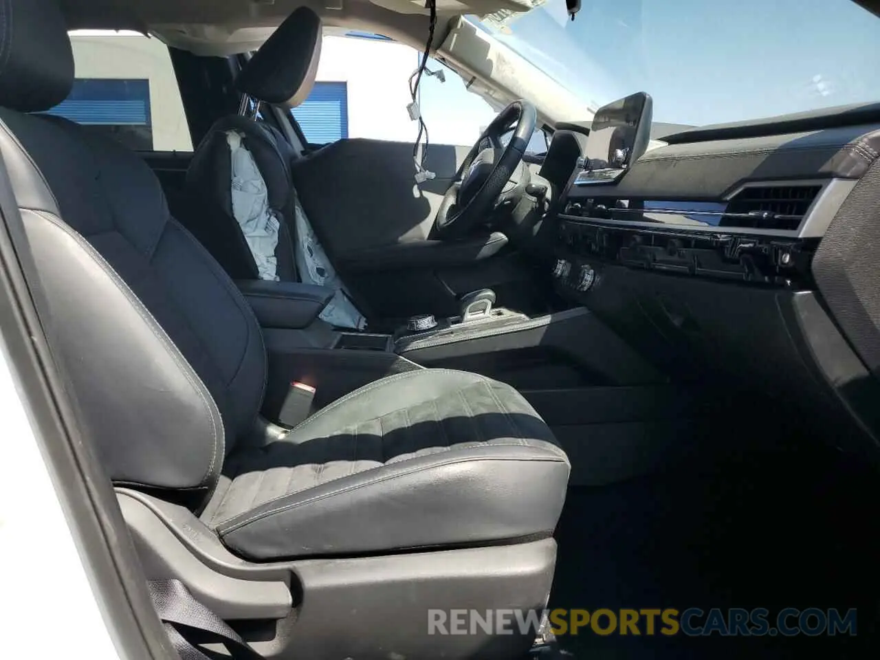 7 Photograph of a damaged car JA4J4VA84RZ082019 MITSUBISHI OUTLANDER 2024