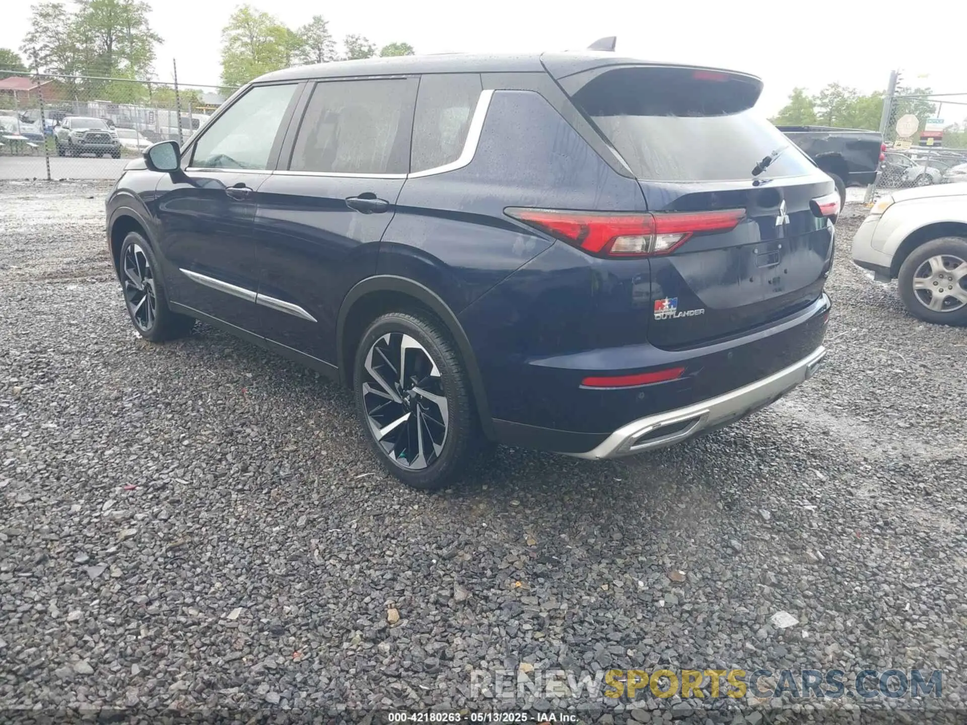 3 Photograph of a damaged car JA4J4VA85RZ015395 MITSUBISHI OUTLANDER 2024