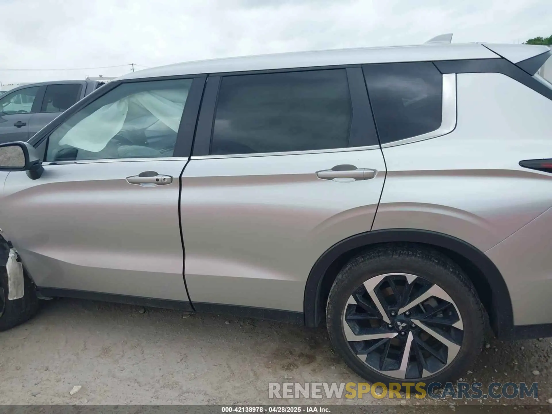 14 Photograph of a damaged car JA4J4VA85RZ050308 MITSUBISHI OUTLANDER 2024