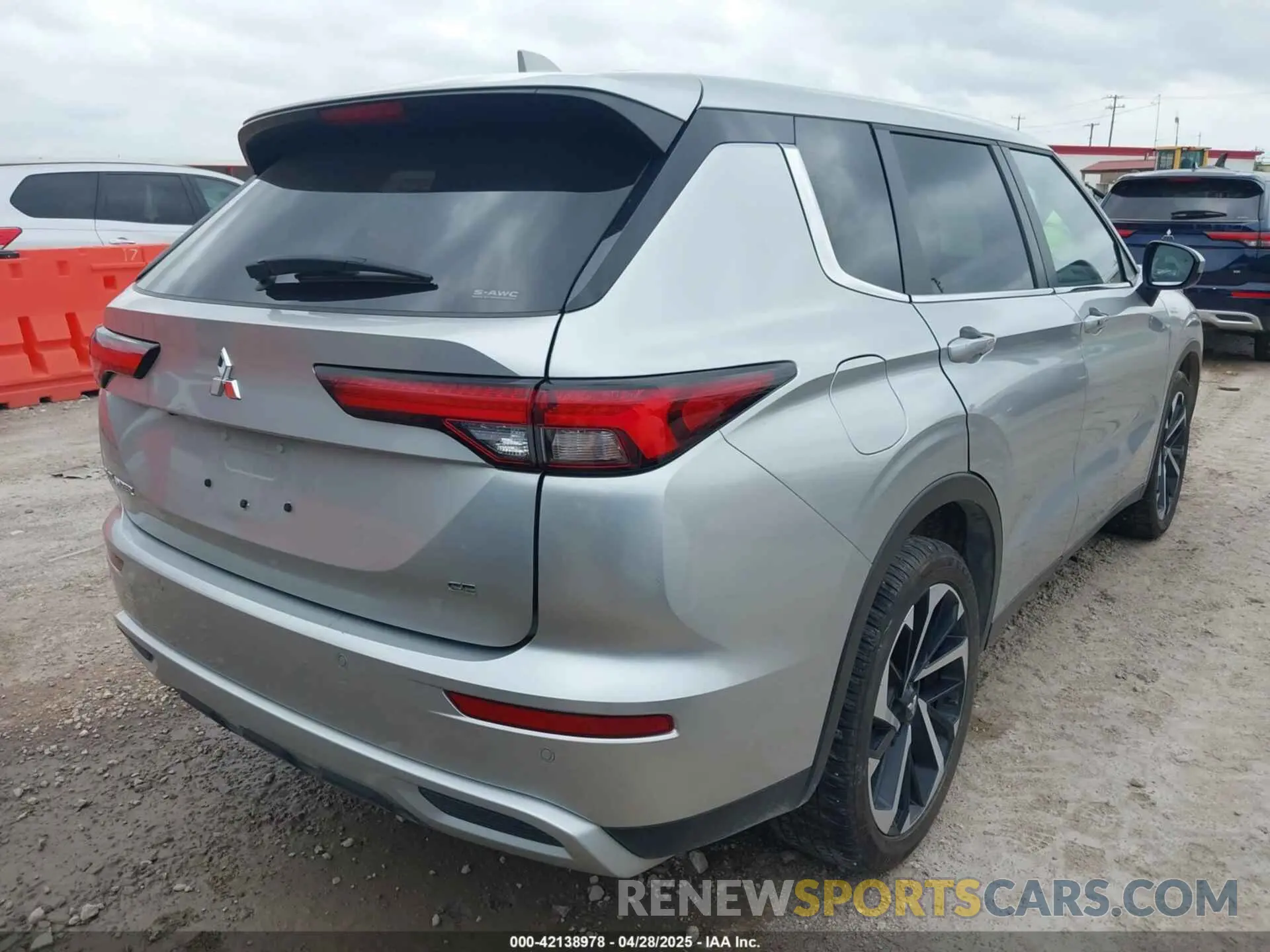 4 Photograph of a damaged car JA4J4VA85RZ050308 MITSUBISHI OUTLANDER 2024