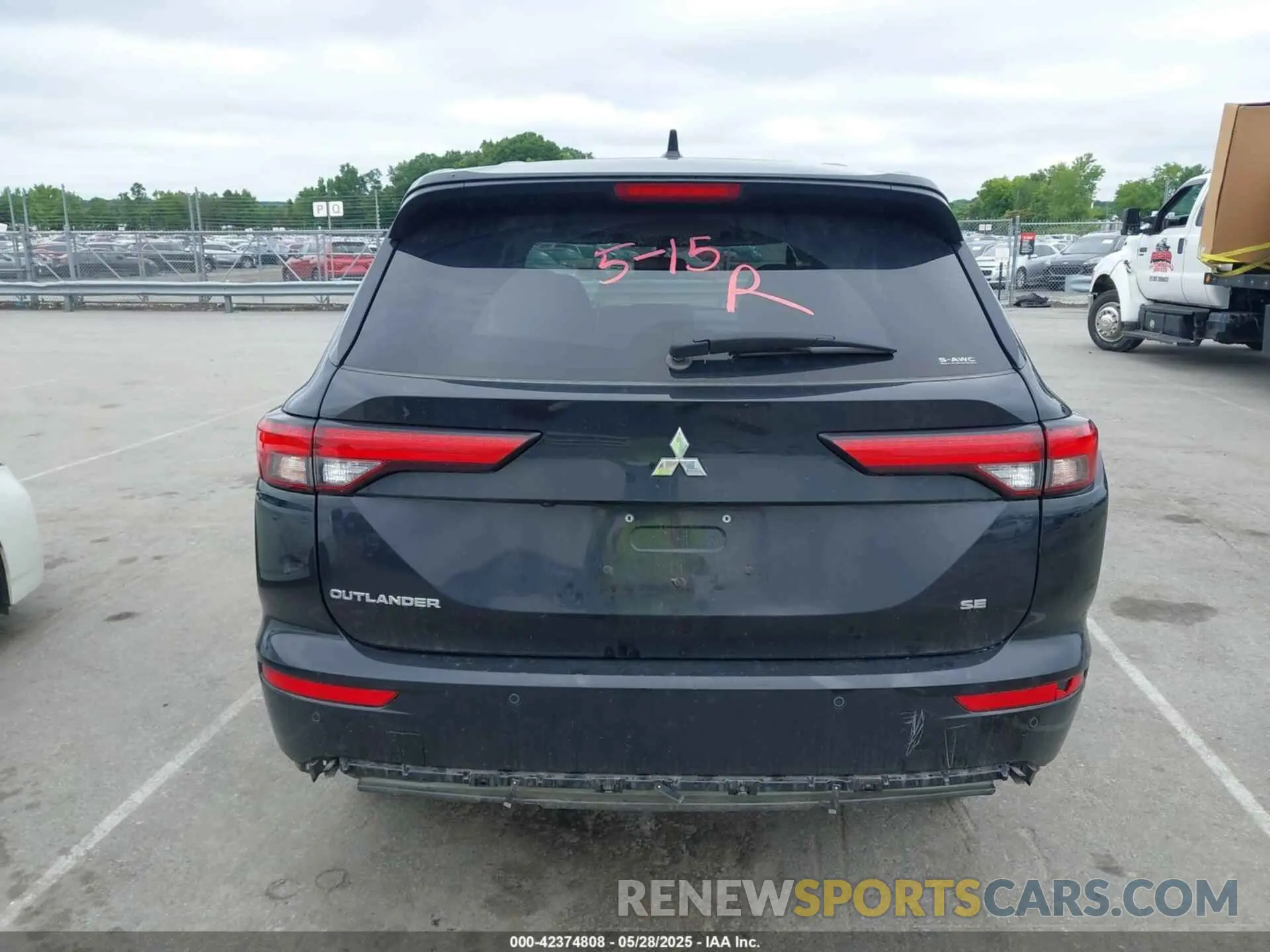 16 Photograph of a damaged car JA4J4VA86RZ039124 MITSUBISHI OUTLANDER 2024