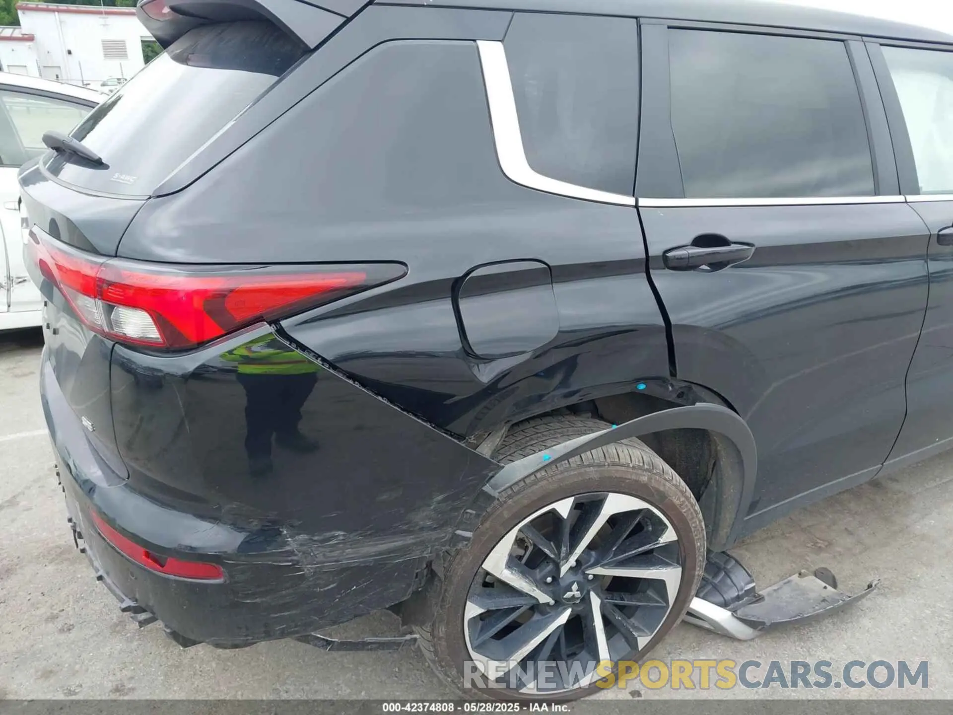6 Photograph of a damaged car JA4J4VA86RZ039124 MITSUBISHI OUTLANDER 2024