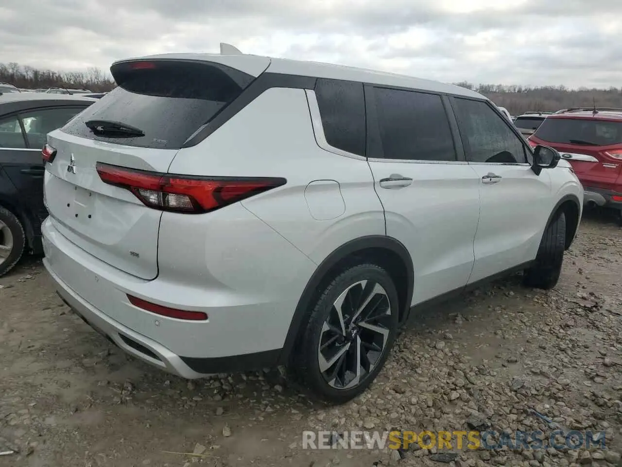 3 Photograph of a damaged car JA4J4VA86RZ041147 MITSUBISHI OUTLANDER 2024