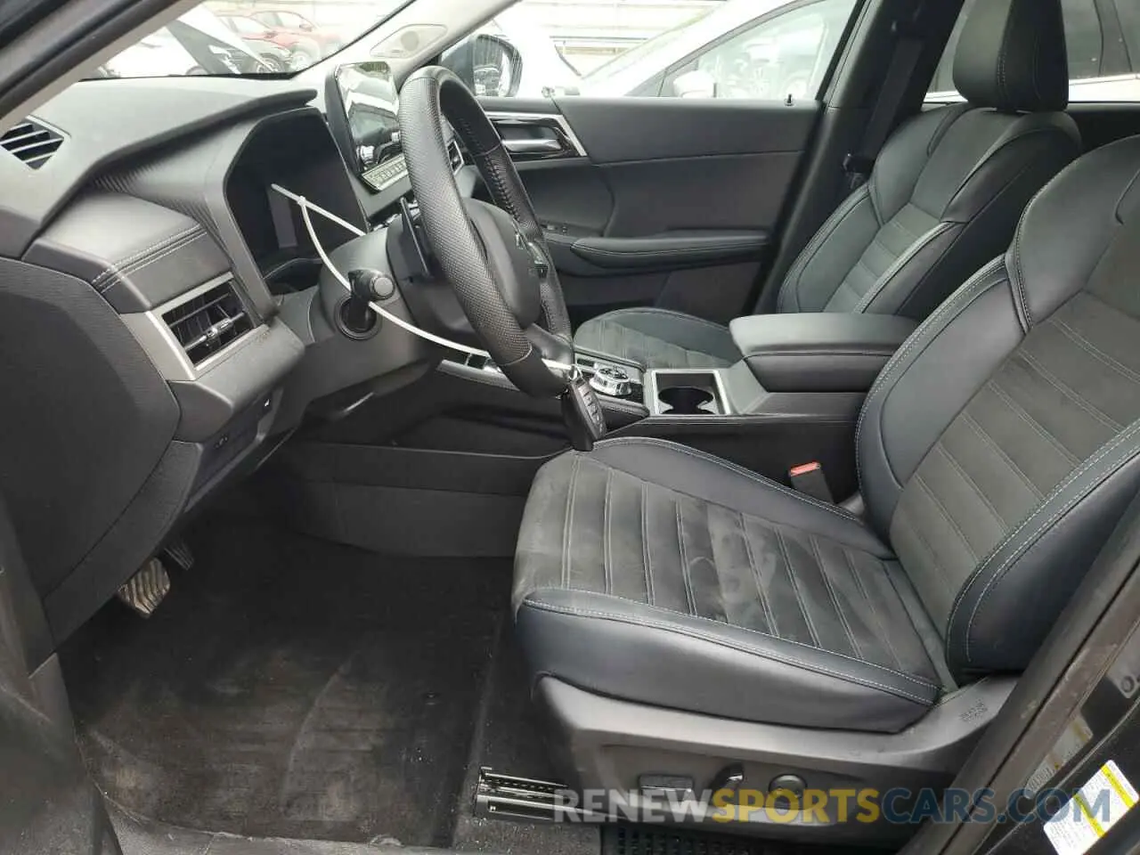 7 Photograph of a damaged car JA4J4VA86RZ049023 MITSUBISHI OUTLANDER 2024