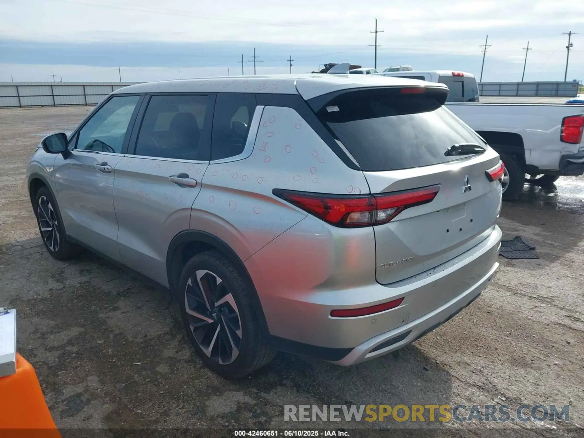3 Photograph of a damaged car JA4J4VA86RZ049717 MITSUBISHI OUTLANDER 2024