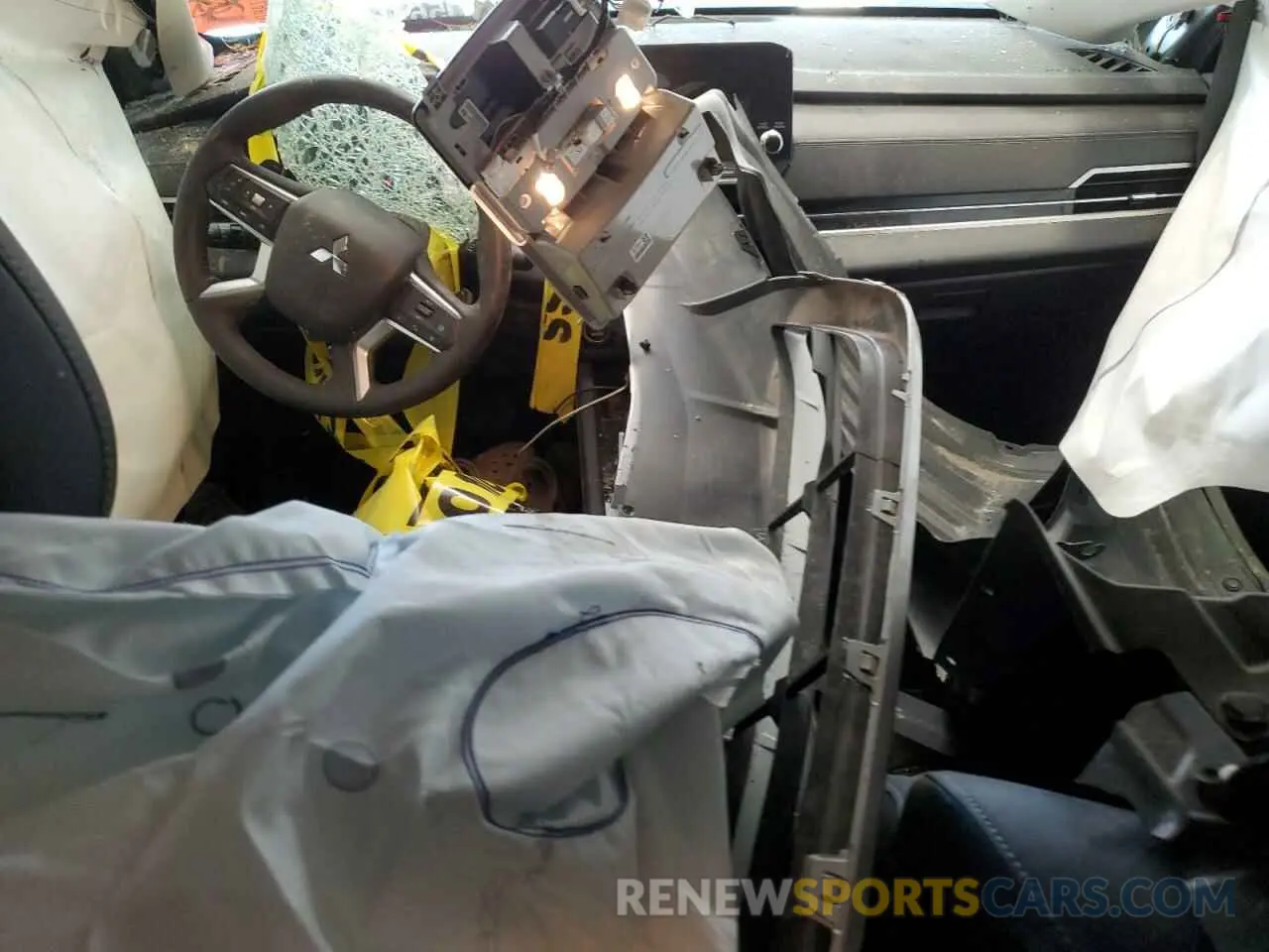 8 Photograph of a damaged car JA4J4VA86RZ088954 MITSUBISHI OUTLANDER 2024