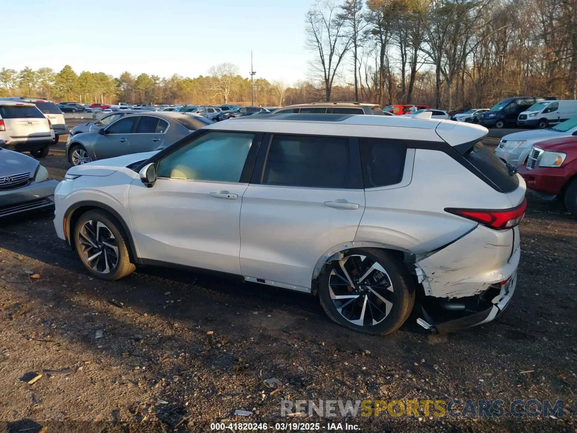 14 Photograph of a damaged car JA4J4VA87RZ018640 MITSUBISHI OUTLANDER 2024