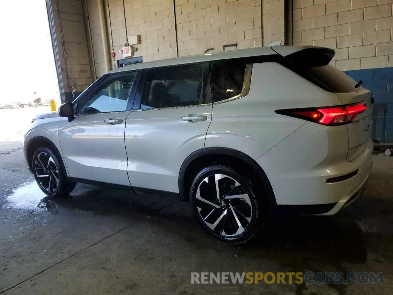 2 Photograph of a damaged car JA4J4VA87RZ029735 MITSUBISHI OUTLANDER 2024