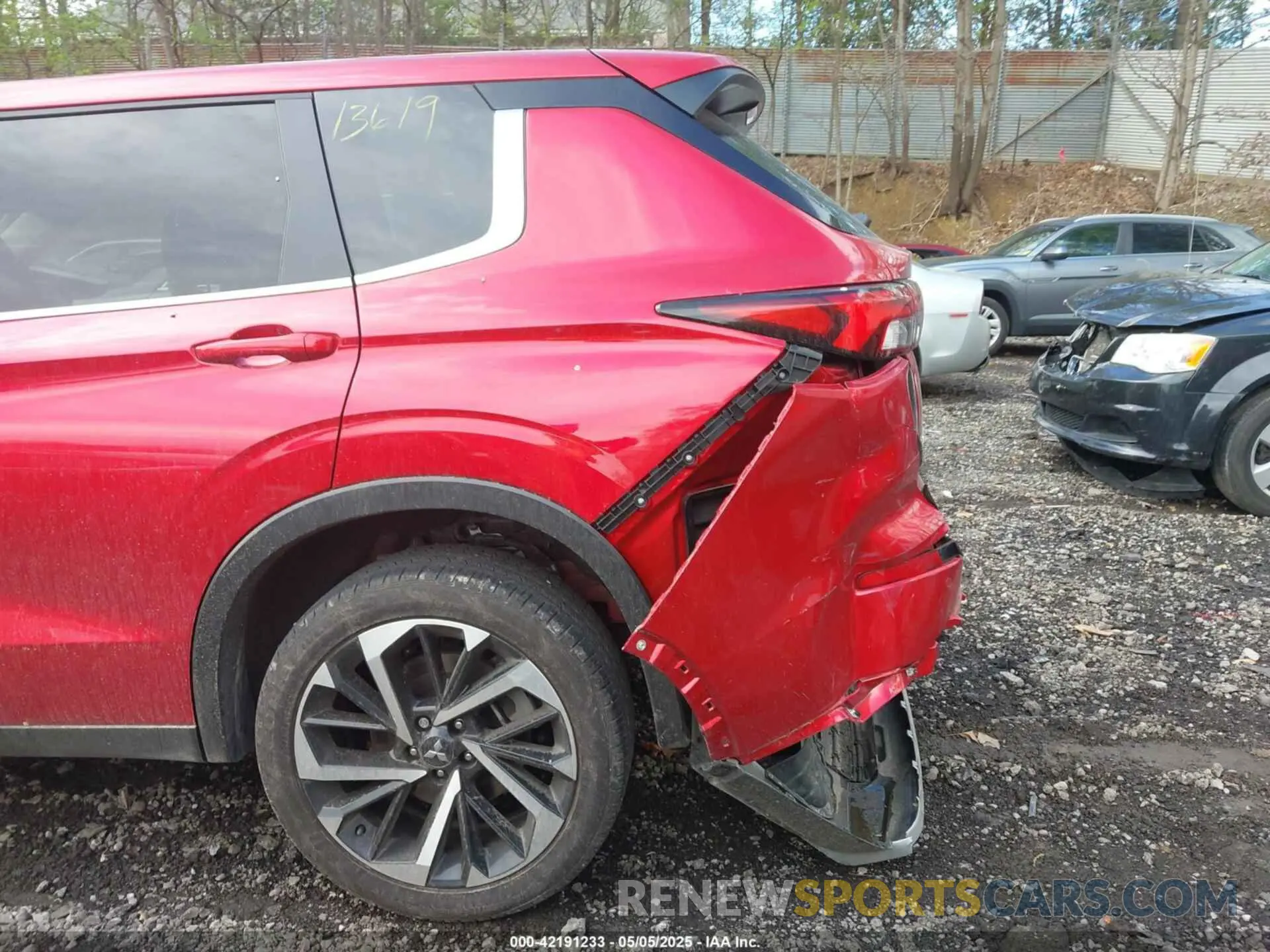 19 Photograph of a damaged car JA4J4VA87RZ052447 MITSUBISHI OUTLANDER 2024
