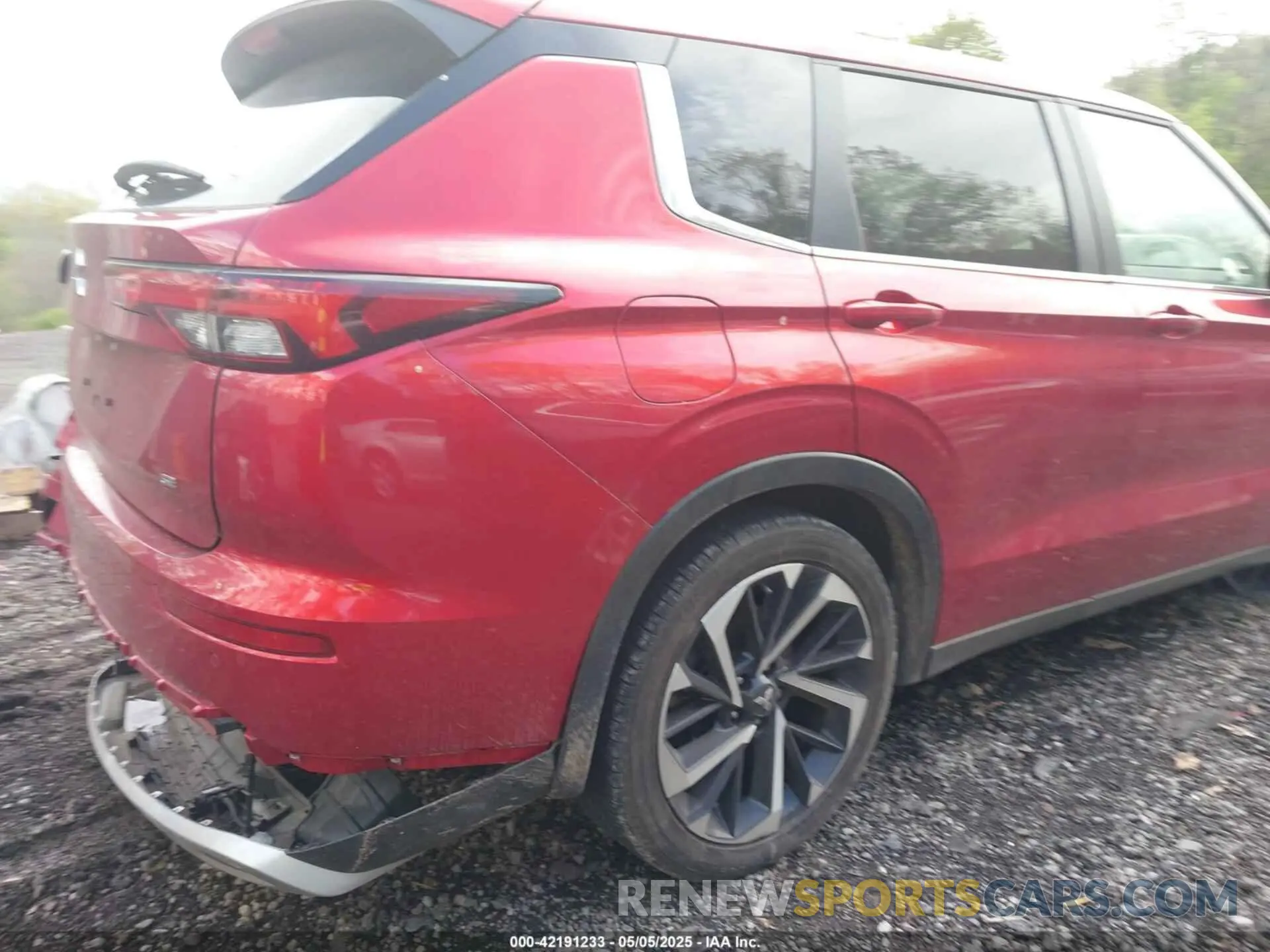 21 Photograph of a damaged car JA4J4VA87RZ052447 MITSUBISHI OUTLANDER 2024