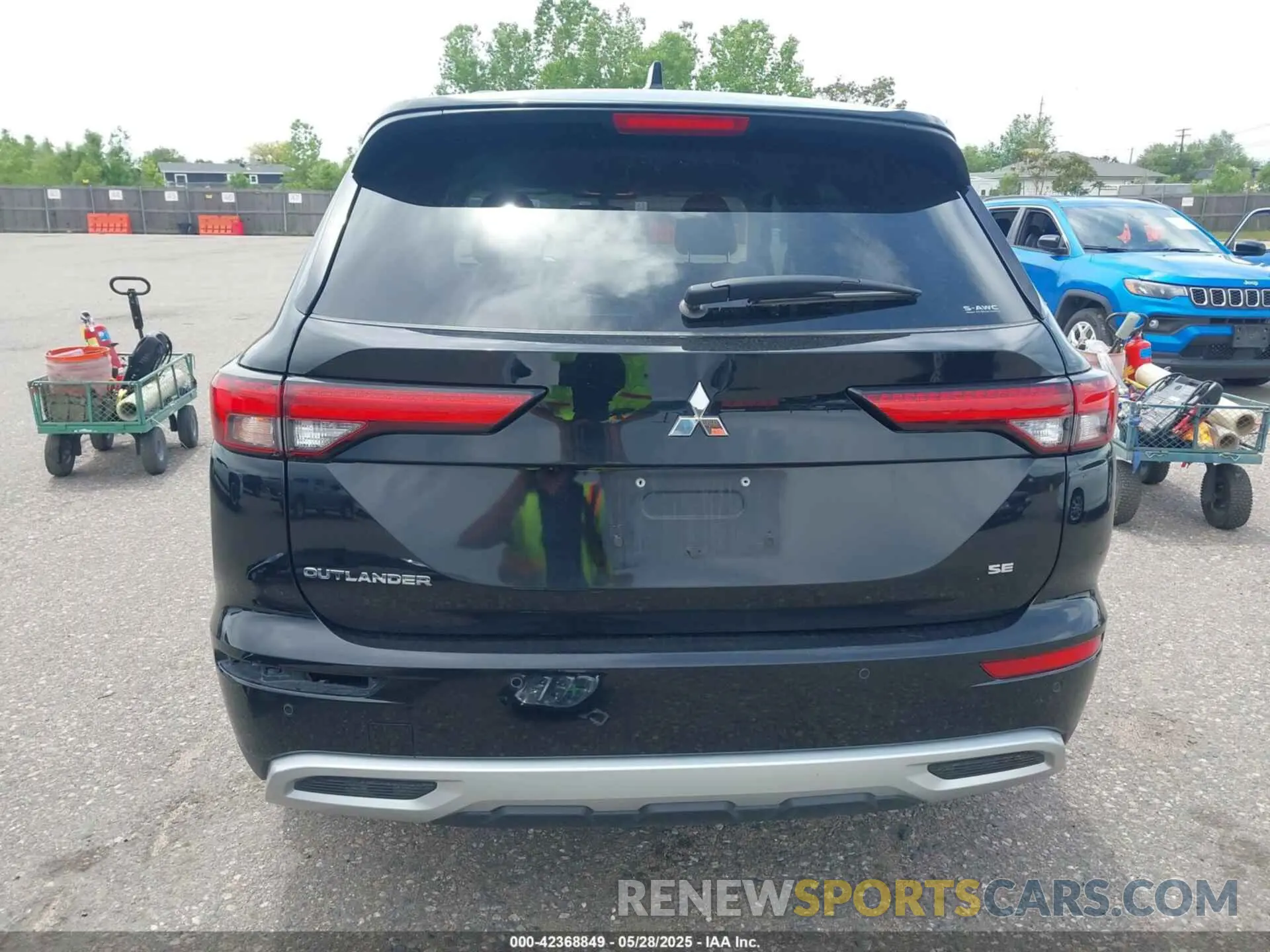17 Photograph of a damaged car JA4J4VA87RZ077364 MITSUBISHI OUTLANDER 2024