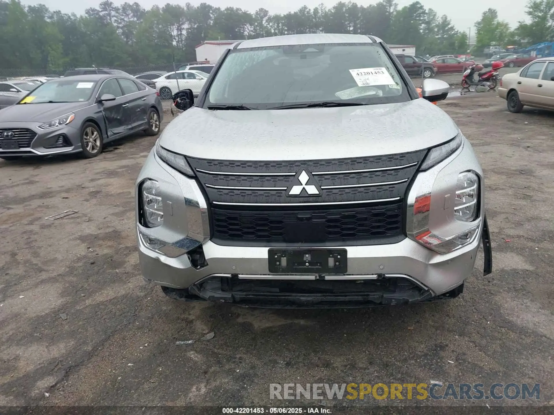 12 Photograph of a damaged car JA4J4VA89RZ021832 MITSUBISHI OUTLANDER 2024