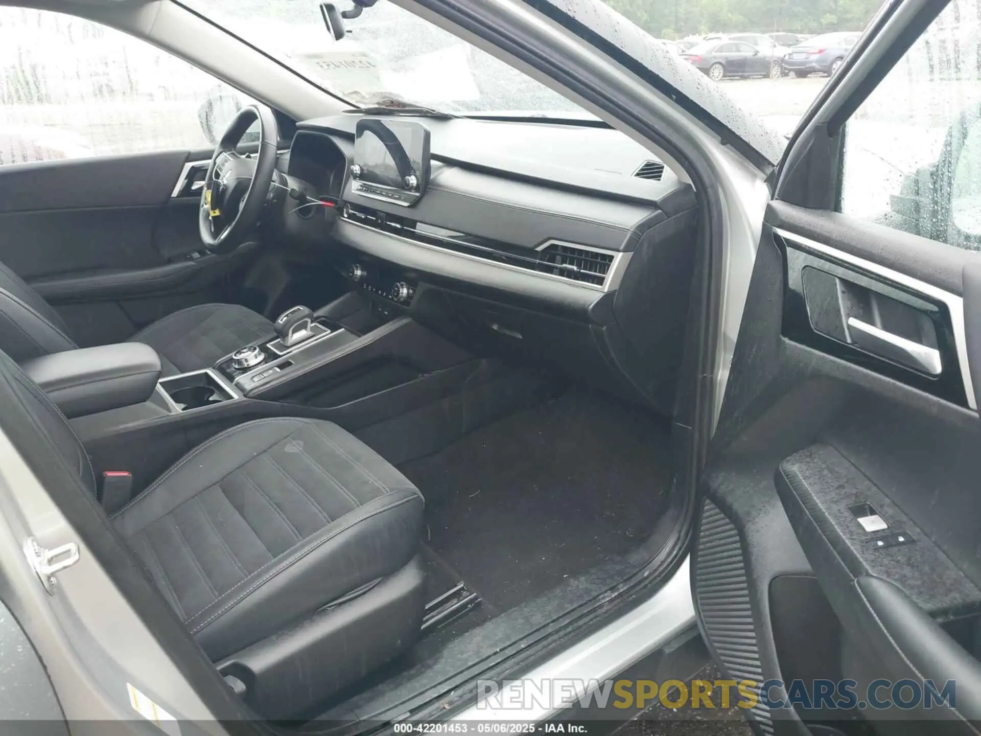 5 Photograph of a damaged car JA4J4VA89RZ021832 MITSUBISHI OUTLANDER 2024