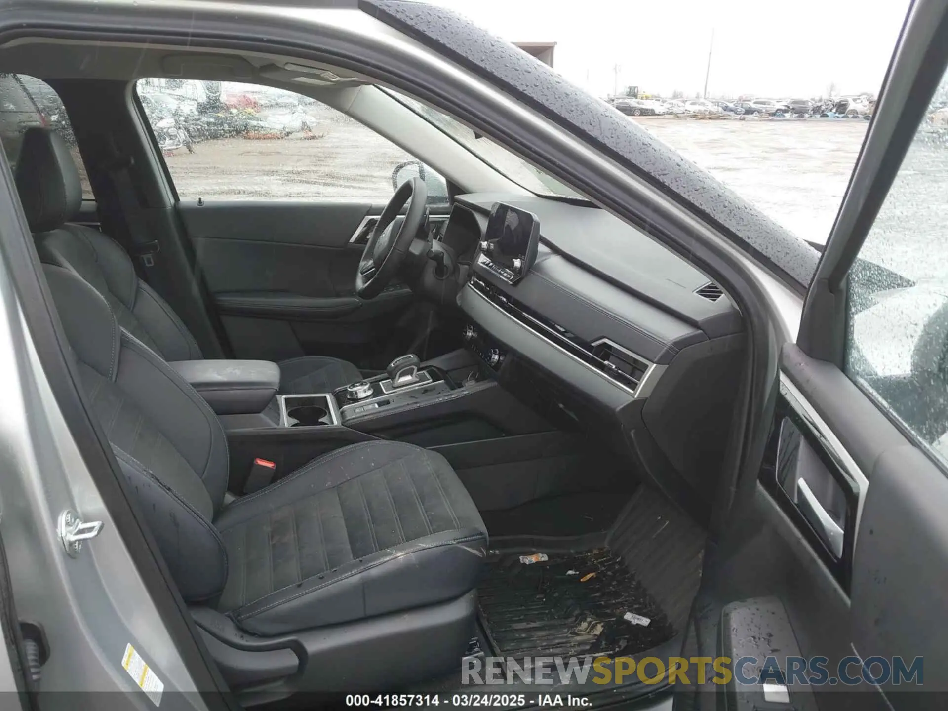 5 Photograph of a damaged car JA4J4VA89RZ063045 MITSUBISHI OUTLANDER 2024