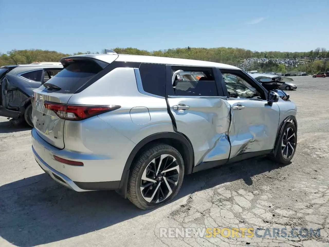 3 Photograph of a damaged car JA4J4VA8XRZ007938 MITSUBISHI OUTLANDER 2024
