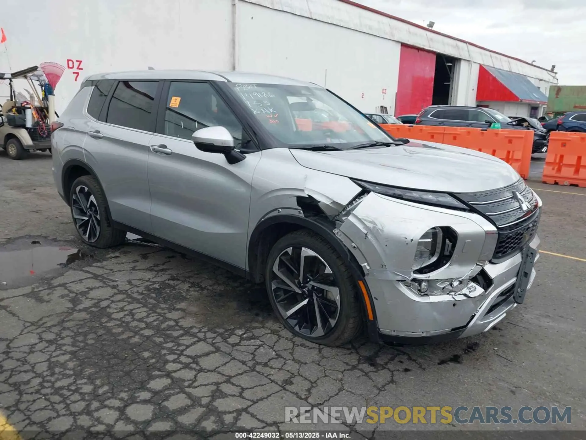 1 Photograph of a damaged car JA4J4VA8XRZ033696 MITSUBISHI OUTLANDER 2024