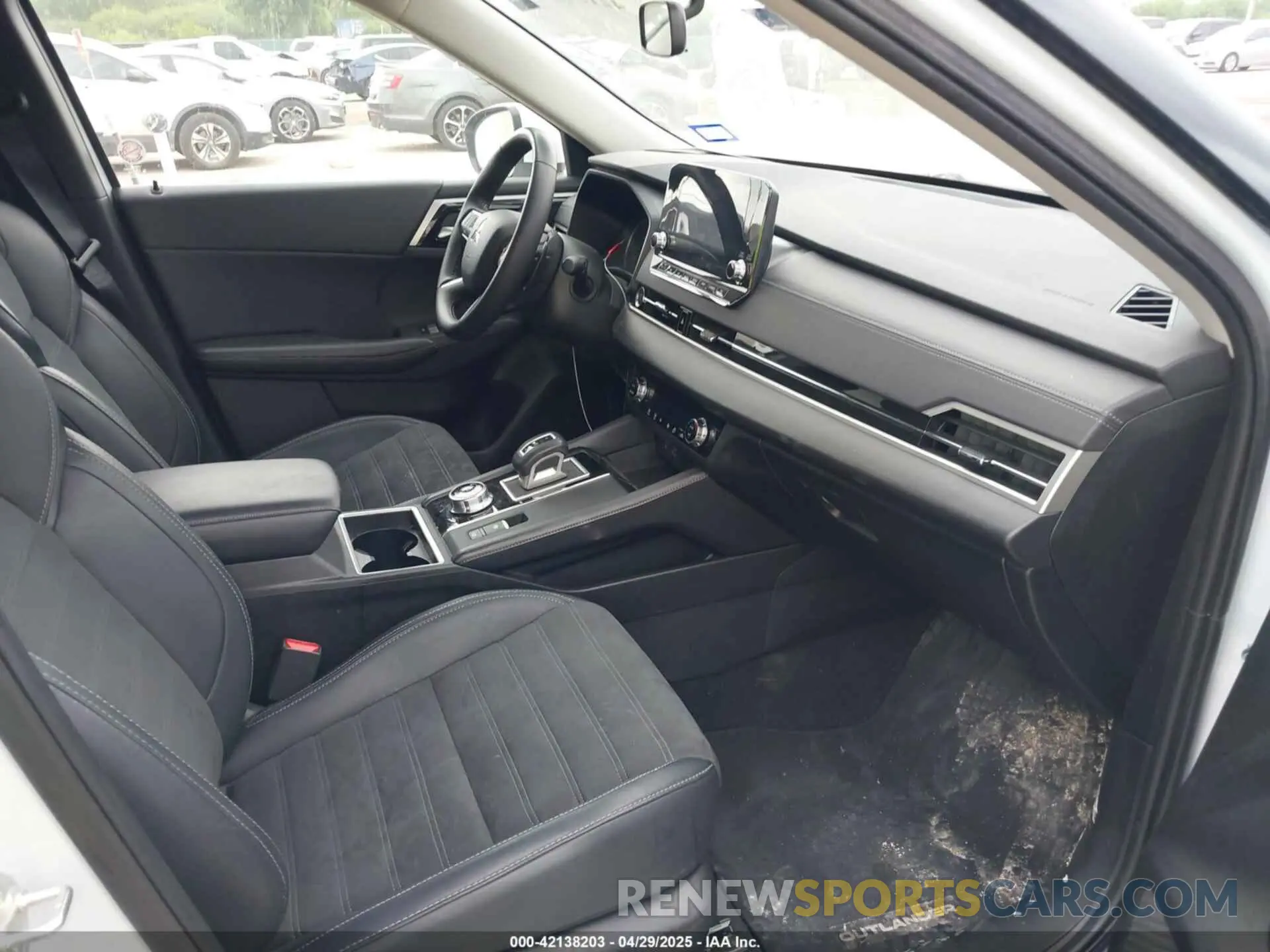 5 Photograph of a damaged car JA4J4VA8XRZ038199 MITSUBISHI OUTLANDER 2024