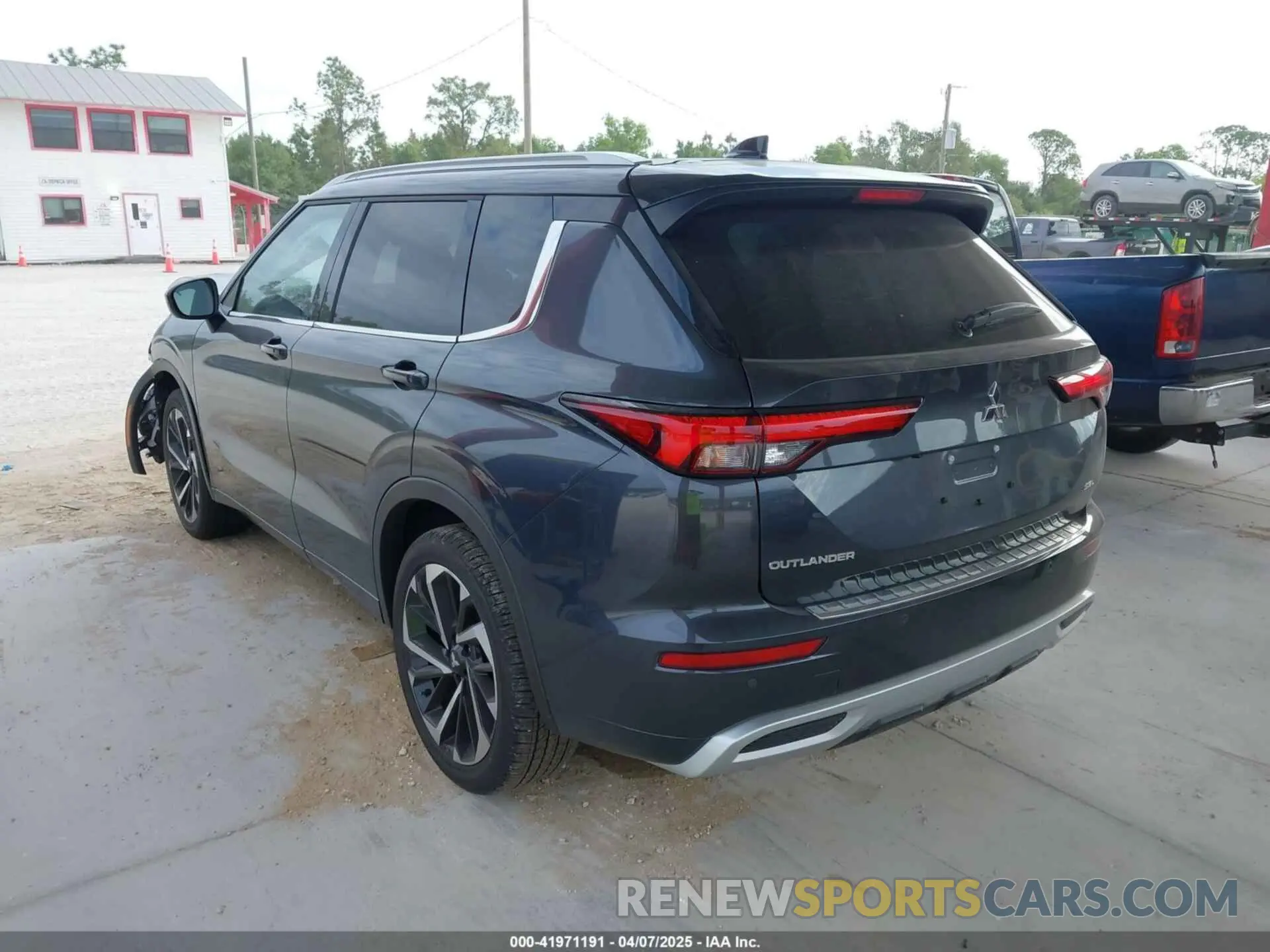 3 Photograph of a damaged car JA4J4WA83RZ078176 MITSUBISHI OUTLANDER 2024