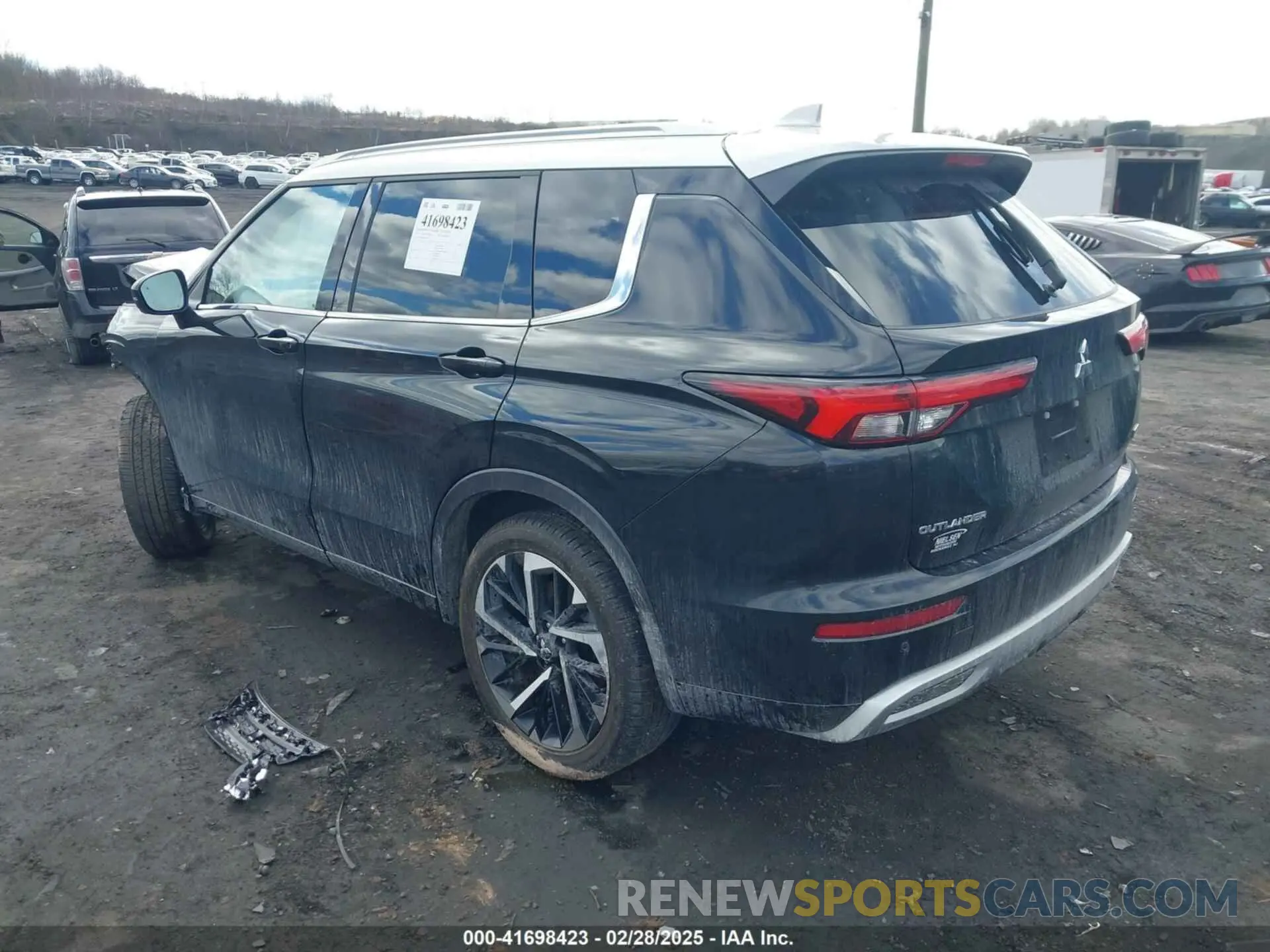 3 Photograph of a damaged car JA4J4WA86RZ036102 MITSUBISHI OUTLANDER 2024