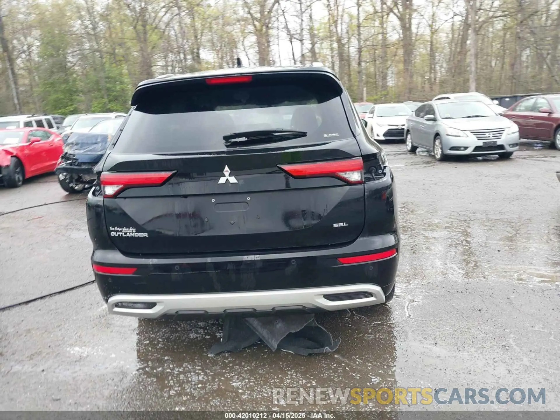 17 Photograph of a damaged car JA4J4WA86RZ039386 MITSUBISHI OUTLANDER 2024